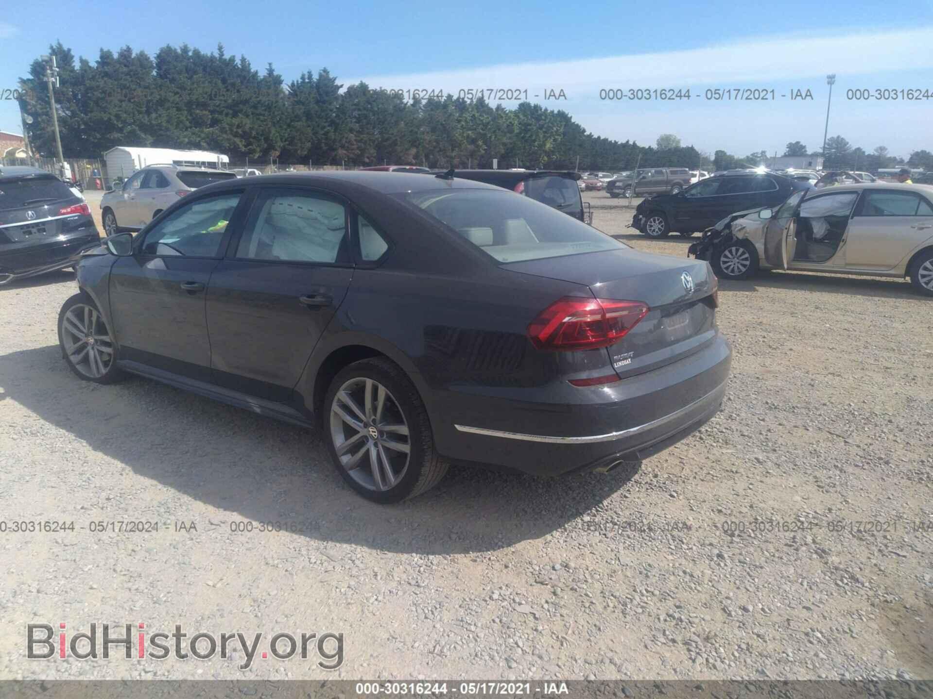 2018 VOLKSWAGEN PASSAT - VIN: 1VWAA7A39JC009361 - Фото 3
