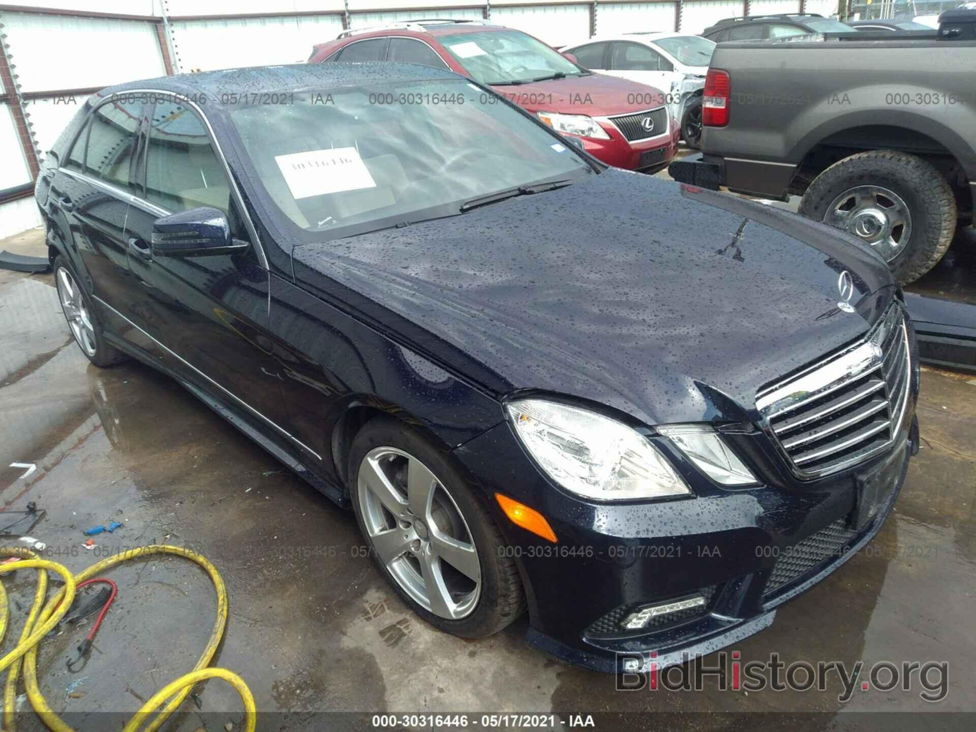 Photo WDDHF5GB4BA375611 - MERCEDES-BENZ E-CLASS 2011