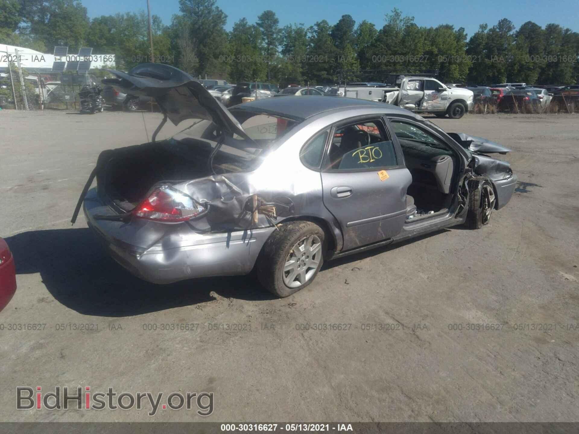 2006 FORD TAURUS - VIN: 1FAFP53U06A219860 - Фото 4