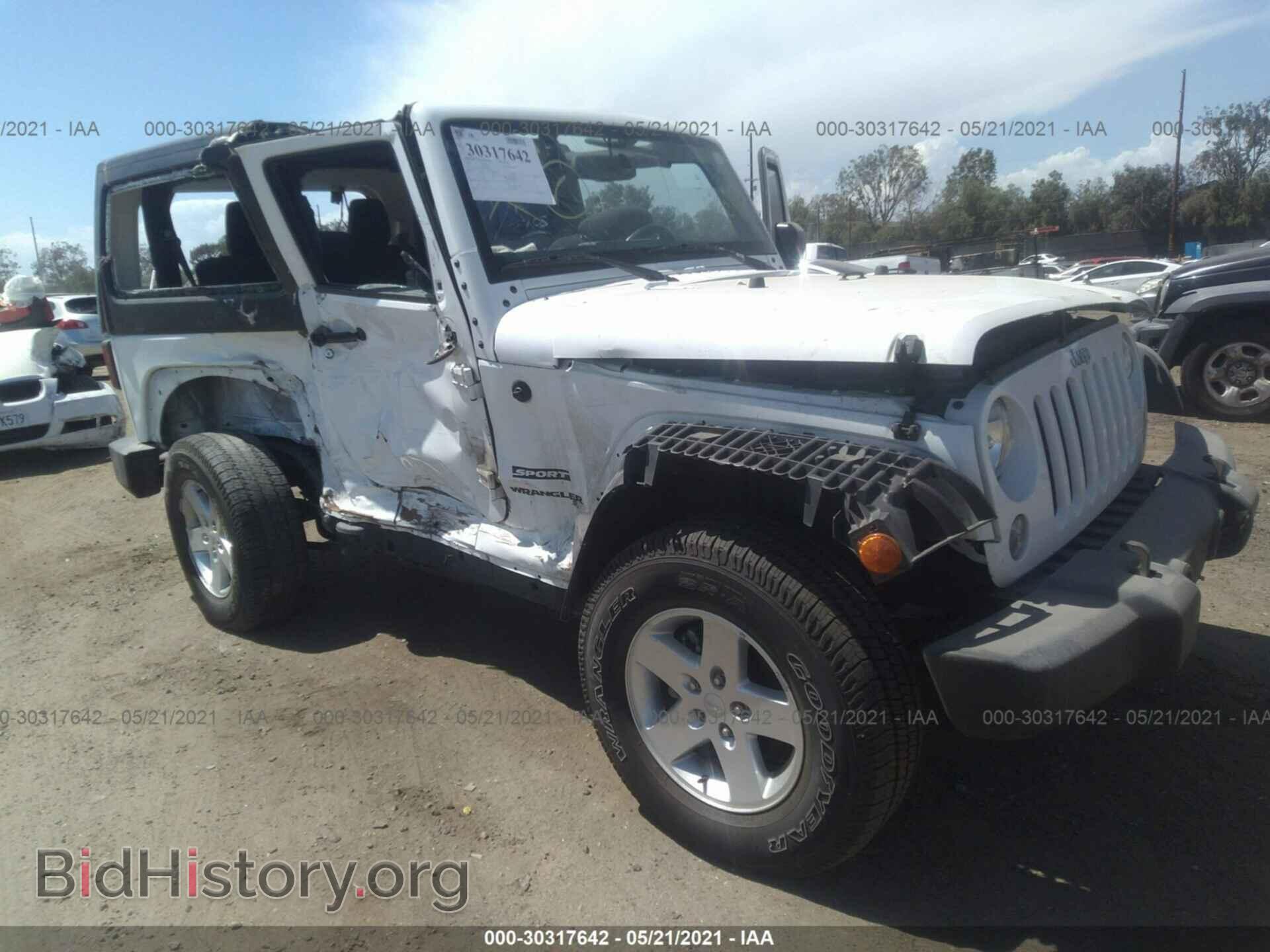 Фотография 1C4AJWAG2HL623615 - JEEP WRANGLER 2017