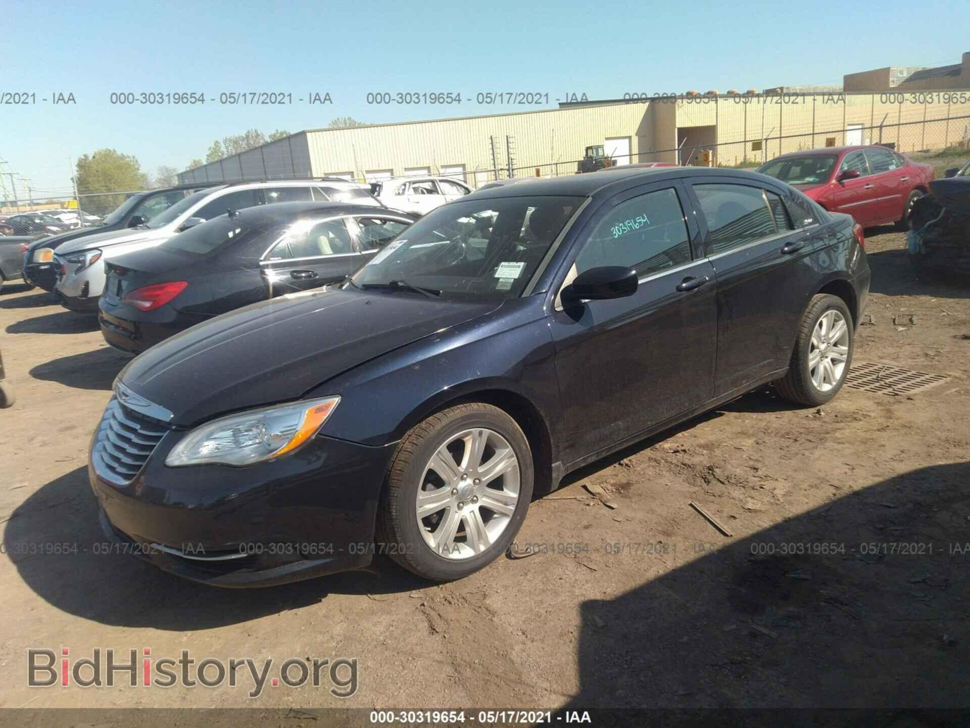 2012 CHRYSLER 200 - VIN: 1C3CCBBBXCN124979 - Photo 2