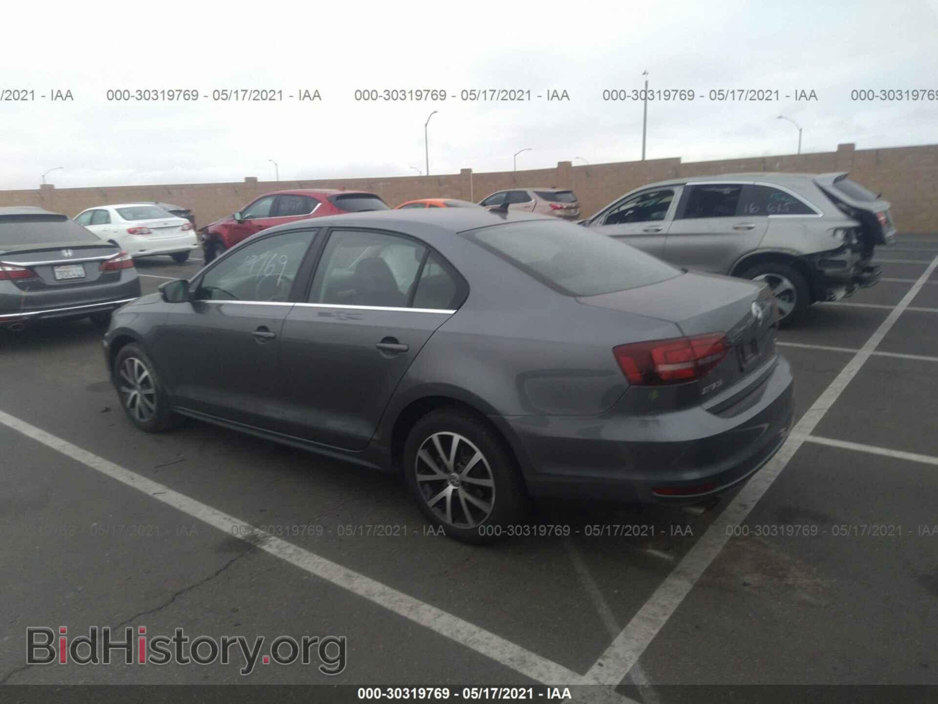2017 VOLKSWAGEN JETTA - VIN: 3VWDB7AJ7HM392847 - Фото 3
