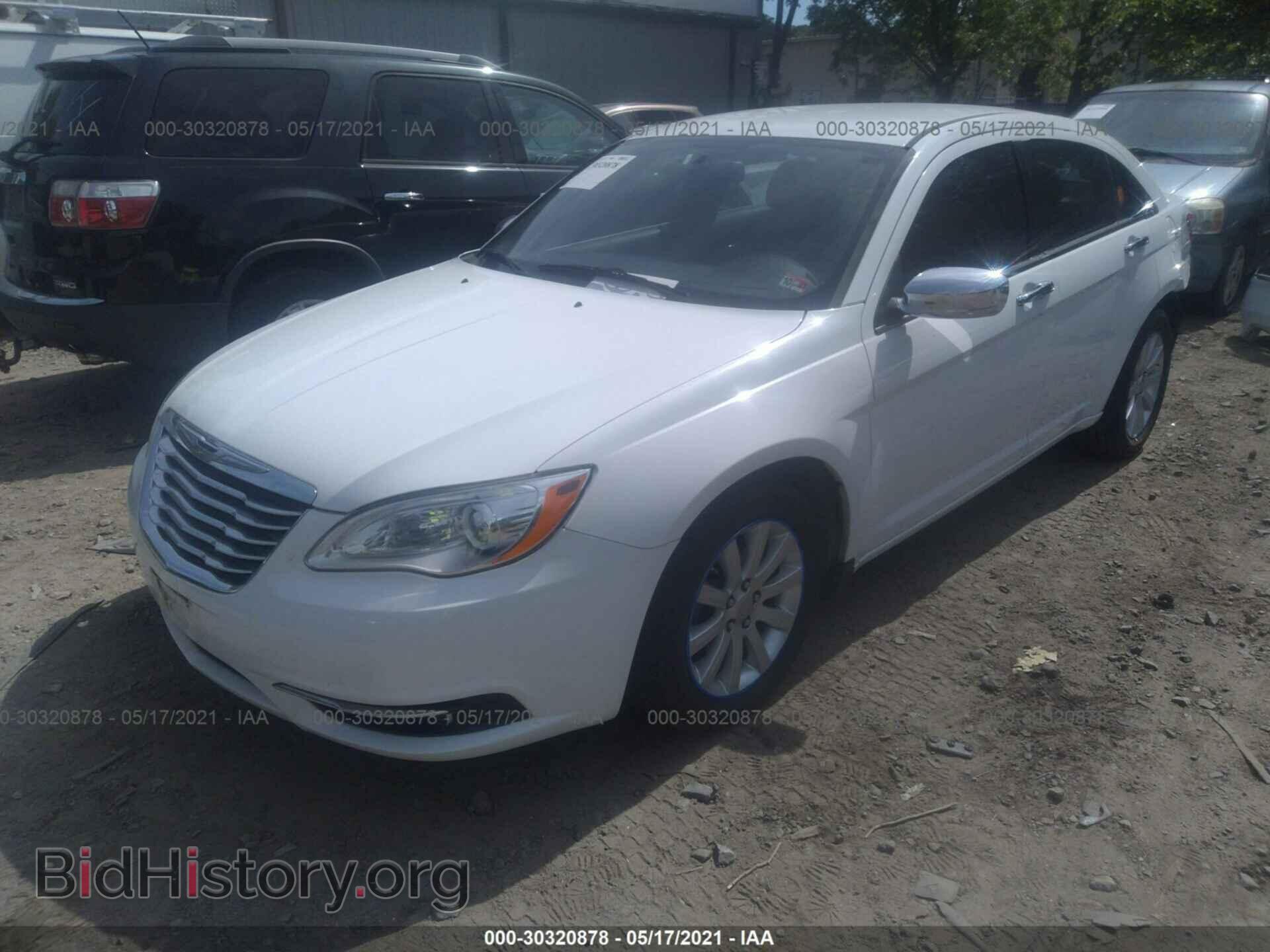 2013 CHRYSLER 200 - VIN: 1C3CCBCG1DN528345 - Фото 2