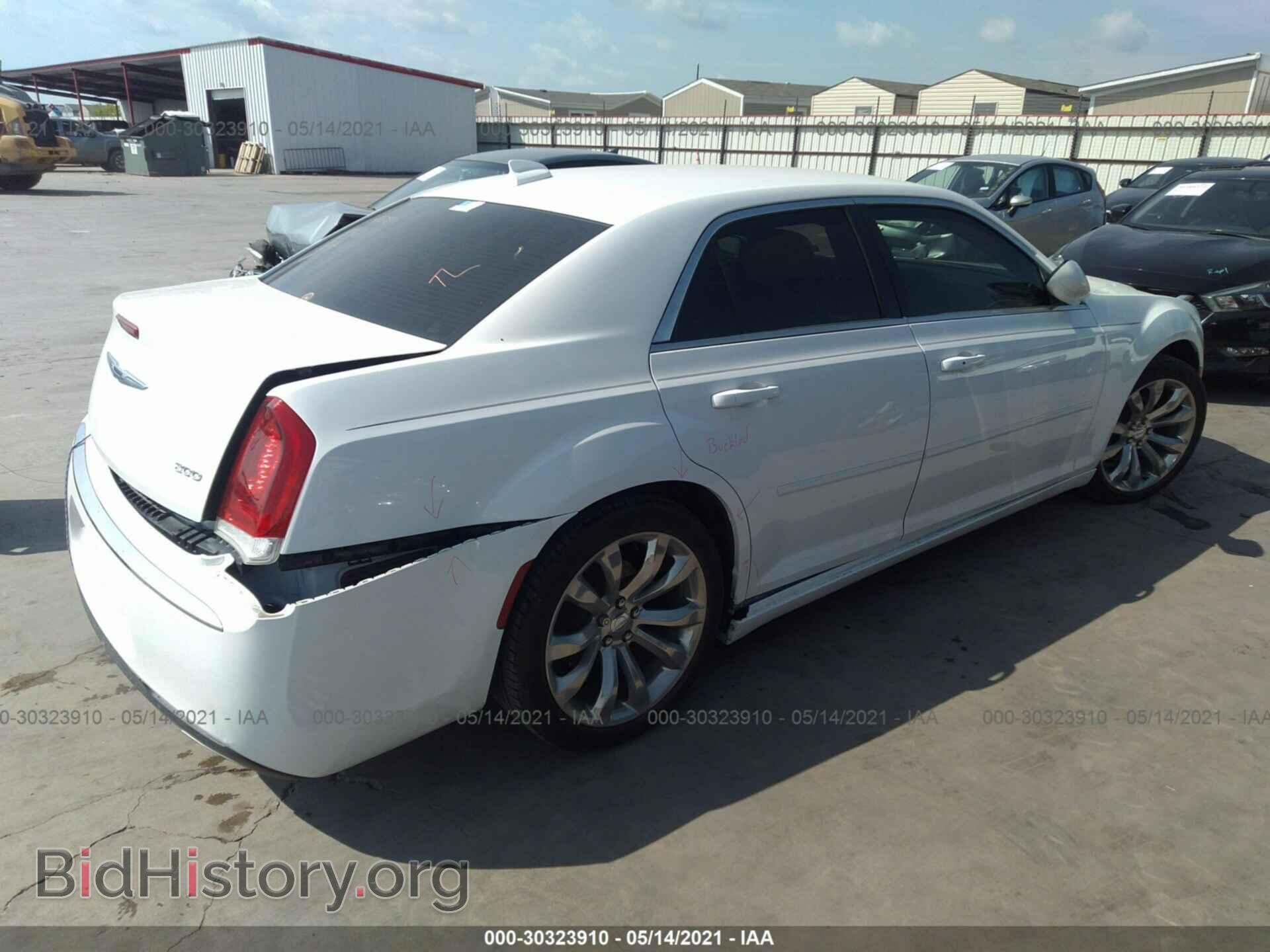 2019 CHRYSLER 300 - VIN: 2C3CCAAG6KH542521 - Фото 4