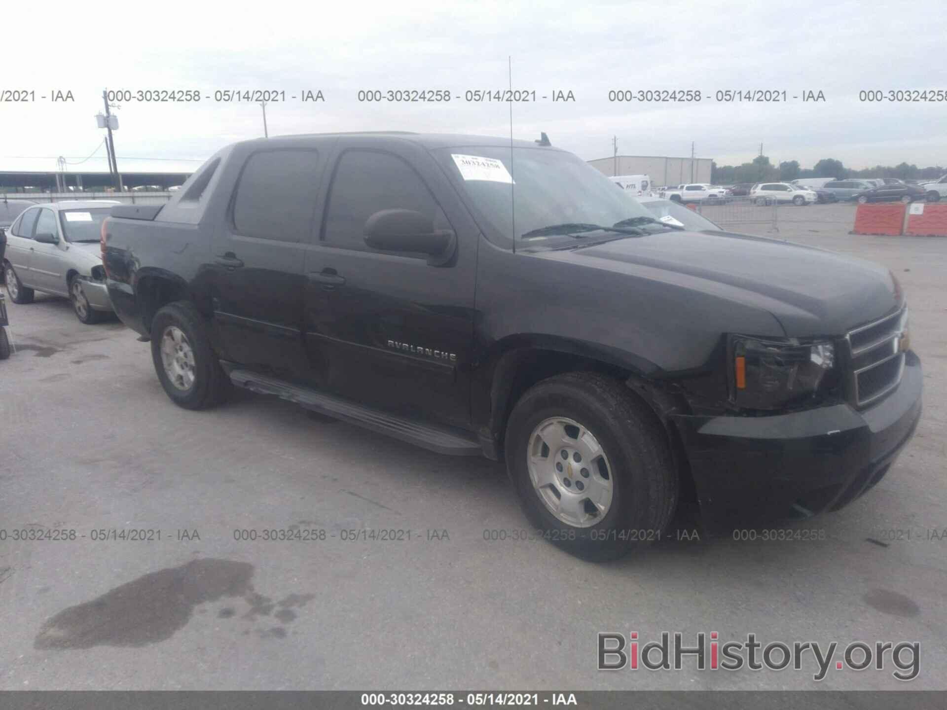 Photo 3GNVKEE02AG250236 - CHEVROLET AVALANCHE 2010