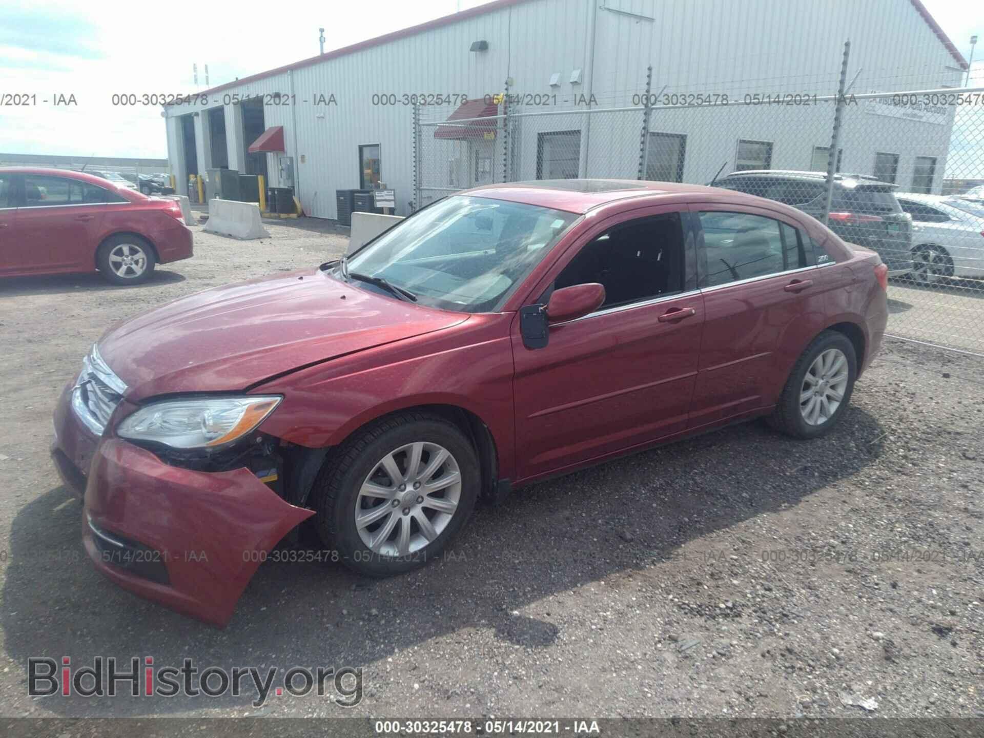 2013 CHRYSLER 200 - VIN: 1C3CCBBG7DN704106 - Photo 2