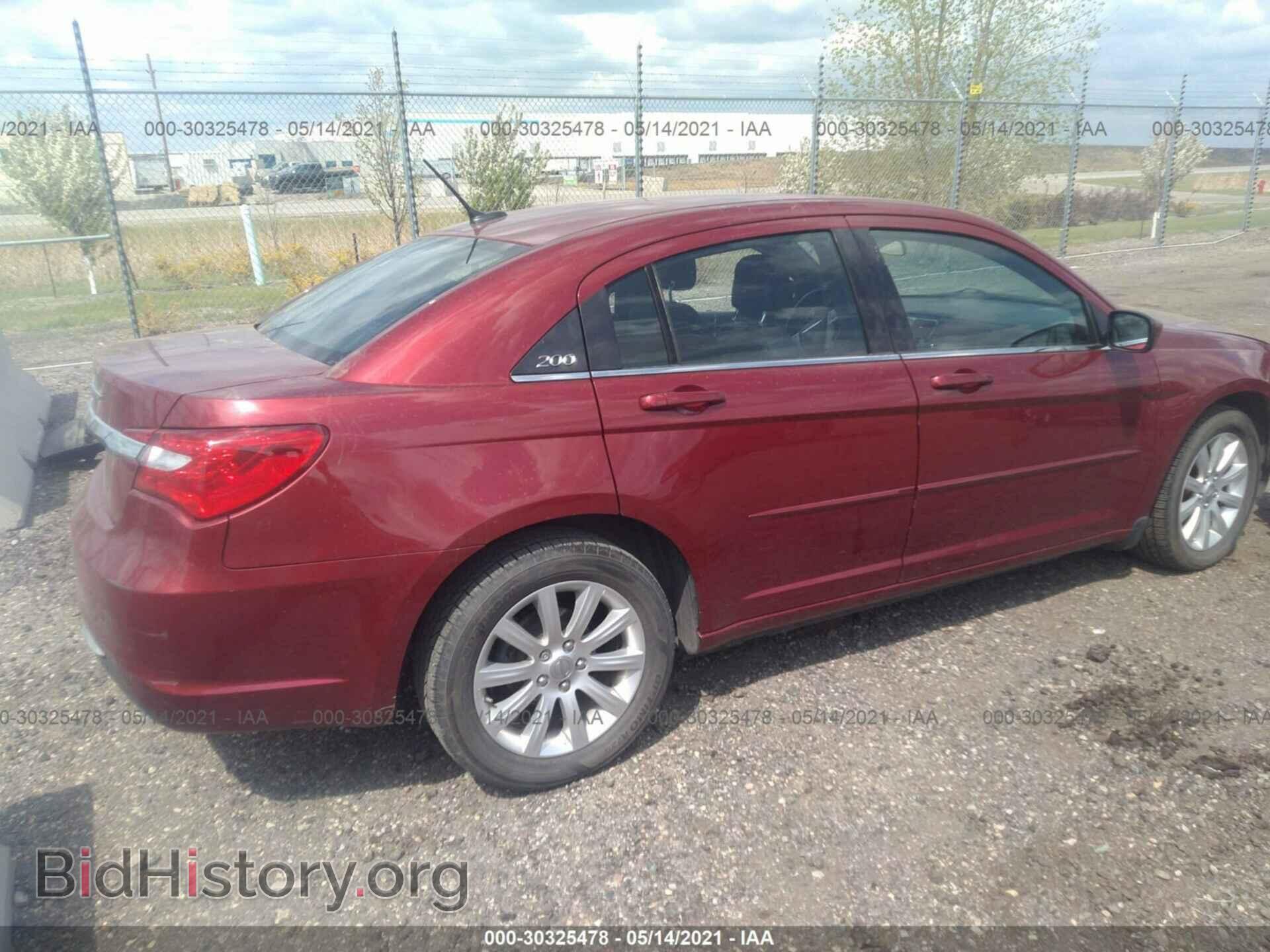 2013 CHRYSLER 200 - VIN: 1C3CCBBG7DN704106 - Photo 4