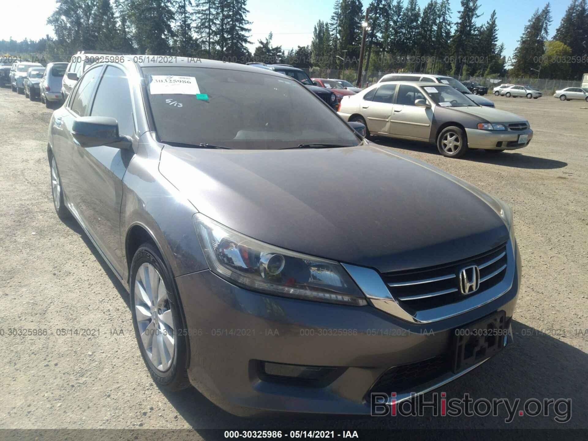 Photo 1HGCR2F84FA096196 - HONDA ACCORD SEDAN 2015