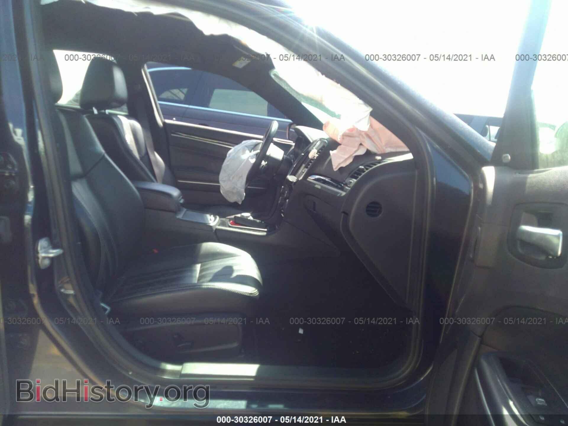 2019 CHRYSLER 300 - VIN: 2C3CCABG2KH538707 - Фото 5