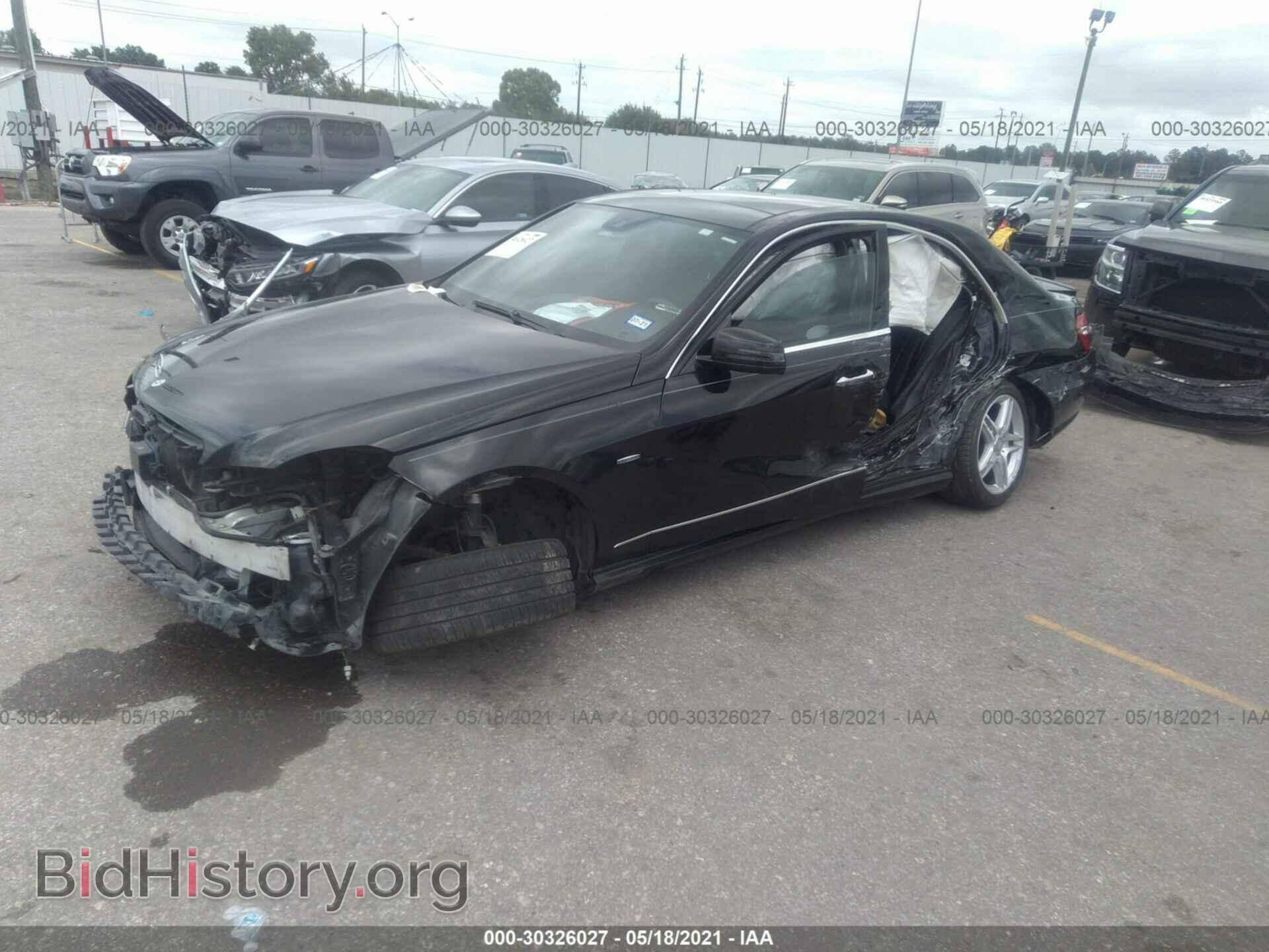 2012 MERCEDES-BENZ E-CLASS - VIN: WDDHF9BB4CA537284 - Фото 2