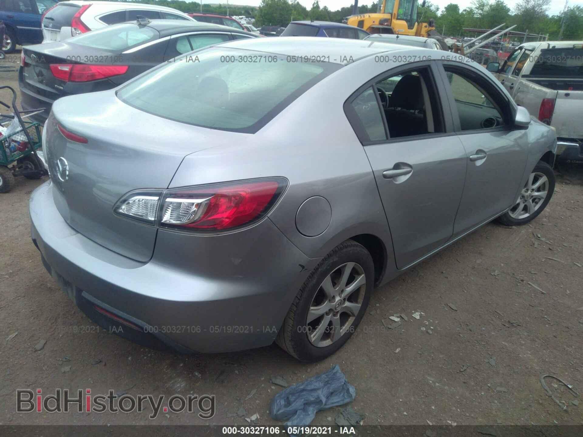 2011 MAZDA MAZDA3 - VIN: JM1BL1VF1B1488570 - Фото 4