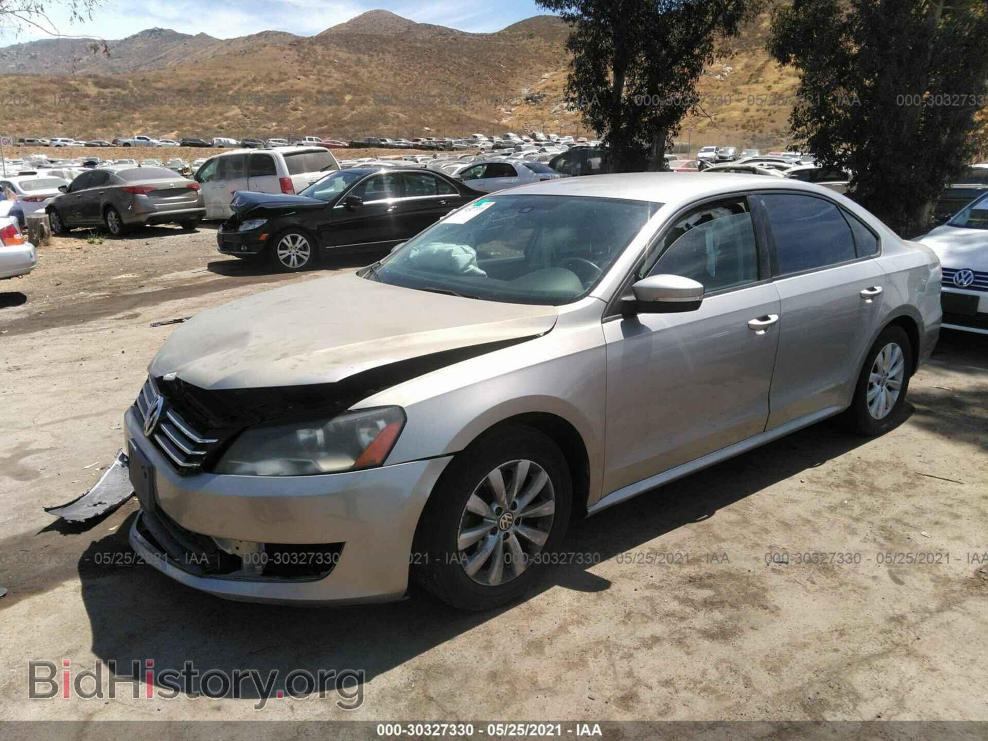 2013 VOLKSWAGEN PASSAT - VIN: 1VWAP7A32DC090321 - Photo 2