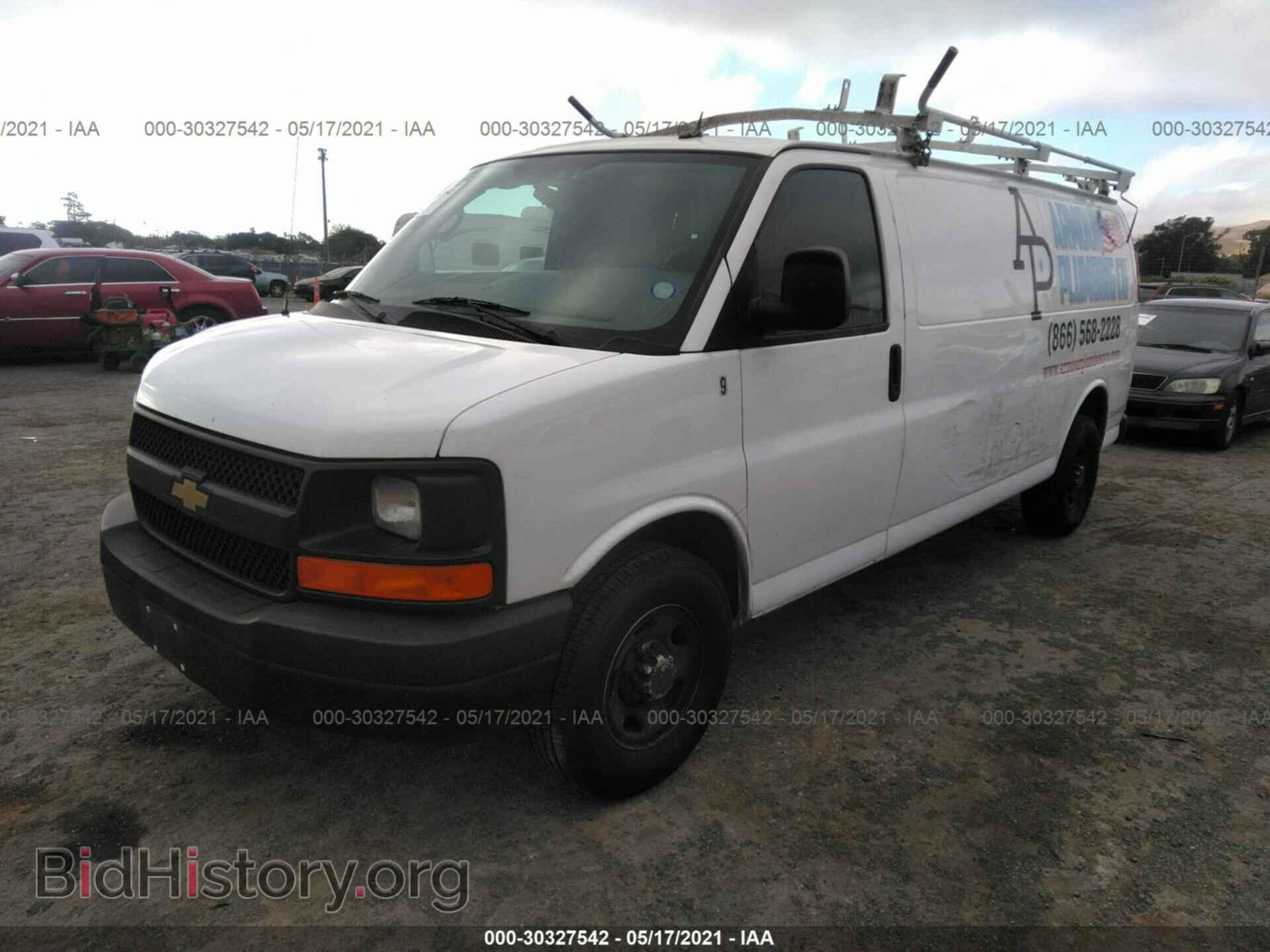 2014 CHEVROLET EXPRESS CARGO VAN - VIN: 1GCWGGFA4E1106158 - Photo 2