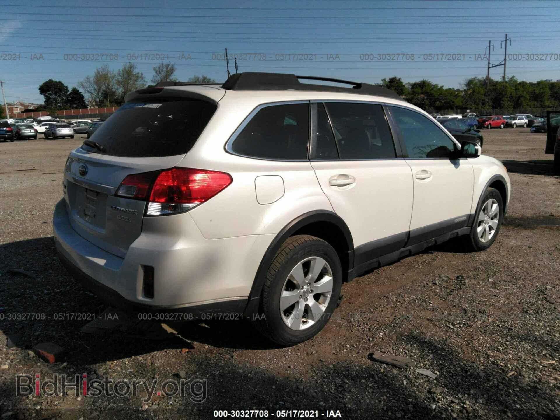 2011 SUBARU OUTBACK - VIN: 4S4BRBGC6B3359697 - Фото 4