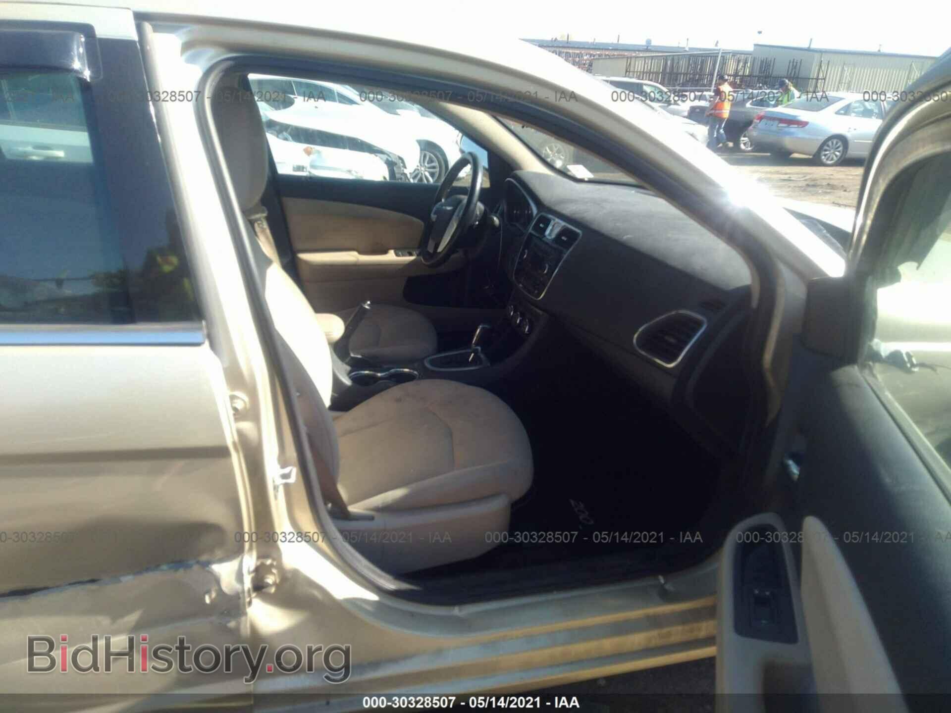 2011 CHRYSLER 200 - VIN: 1C3BC1FB2BN522749 - Photo 5