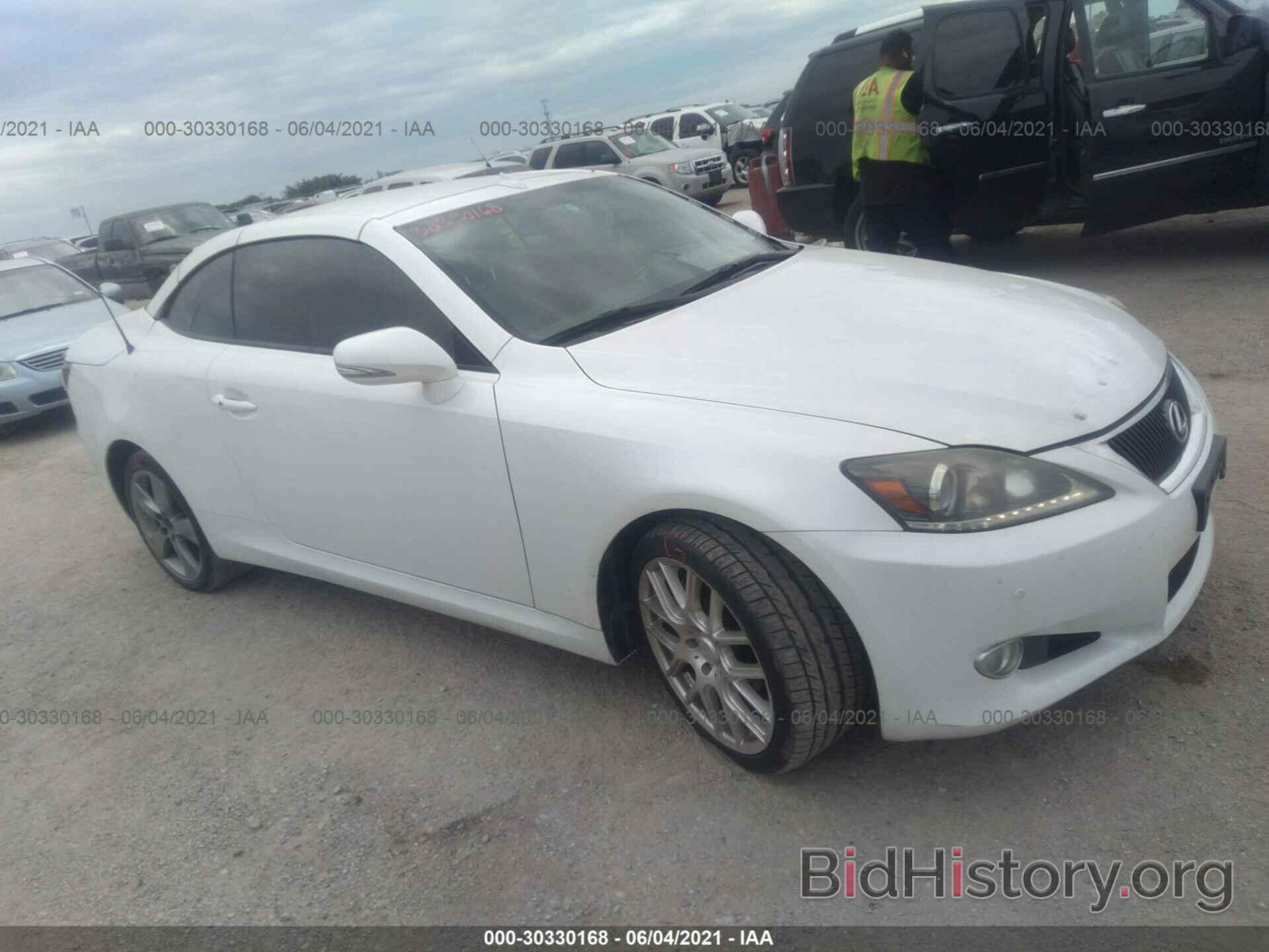 Photo JTHFE2C2XB2505845 - LEXUS IS 350C 2011