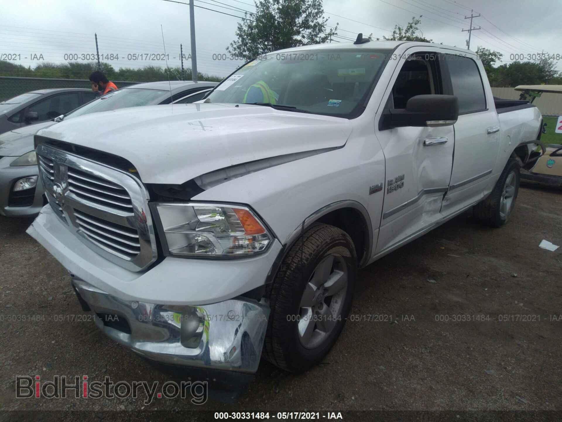 2017 RAM 1500 - VIN: 3C6RR6LT8HG591800 - Photo 2