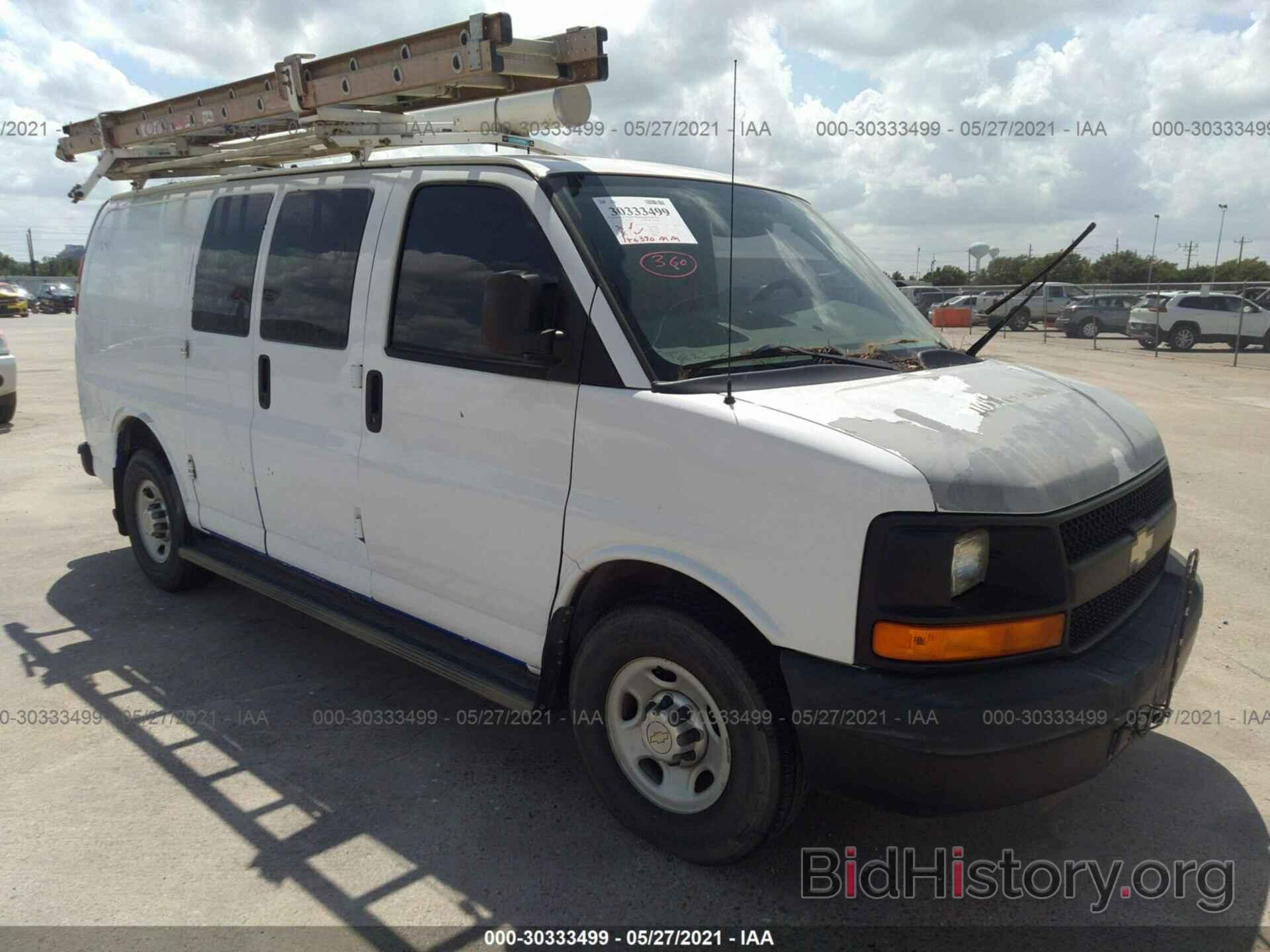 Photo 1GCWGFBA7B1163627 - CHEVROLET EXPRESS CARGO VAN 2011