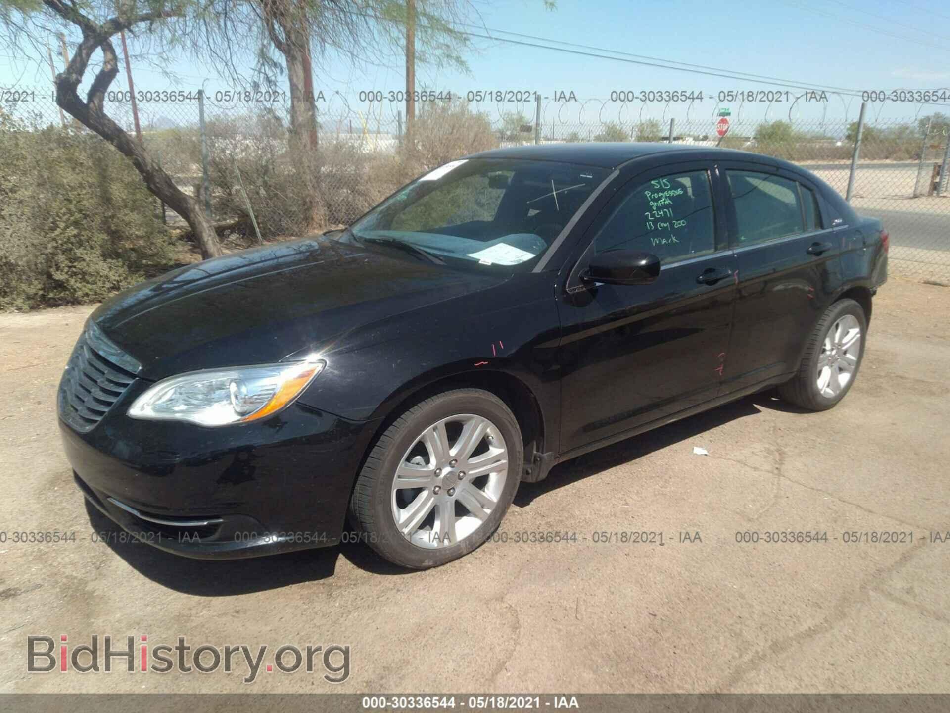 2013 CHRYSLER 200 - VIN: 1C3CCBBB2DN765321 - Фото 2