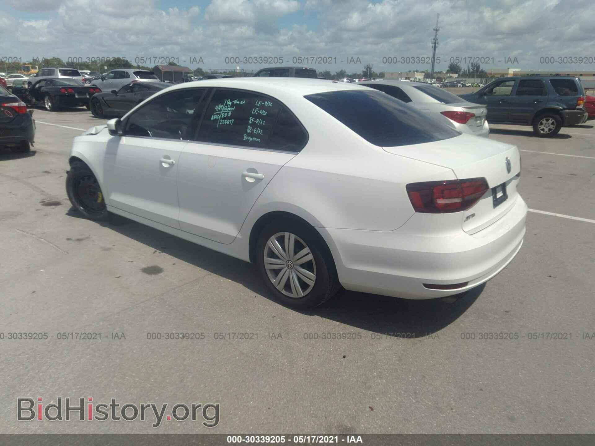 2017 VOLKSWAGEN JETTA - VIN: 3VW2B7AJ2HM217543 - Фото 3