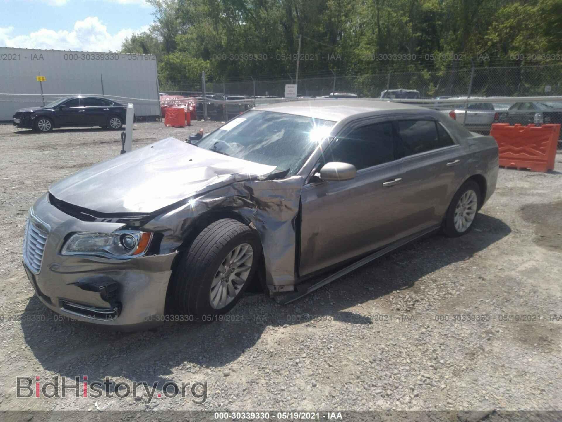 2014 CHRYSLER 300 - VIN: 2C3CCAAGXEH212756 - Фото 2
