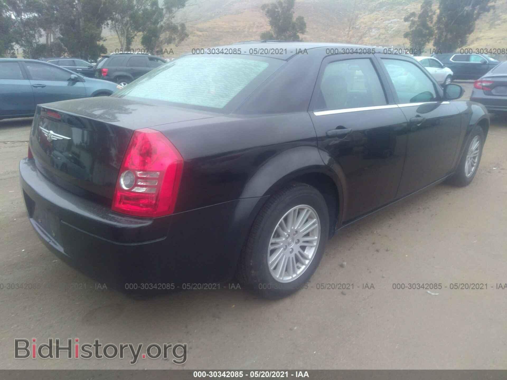 2009 CHRYSLER 300 - VIN: 2C3KA43D39H508424 - Фото 4