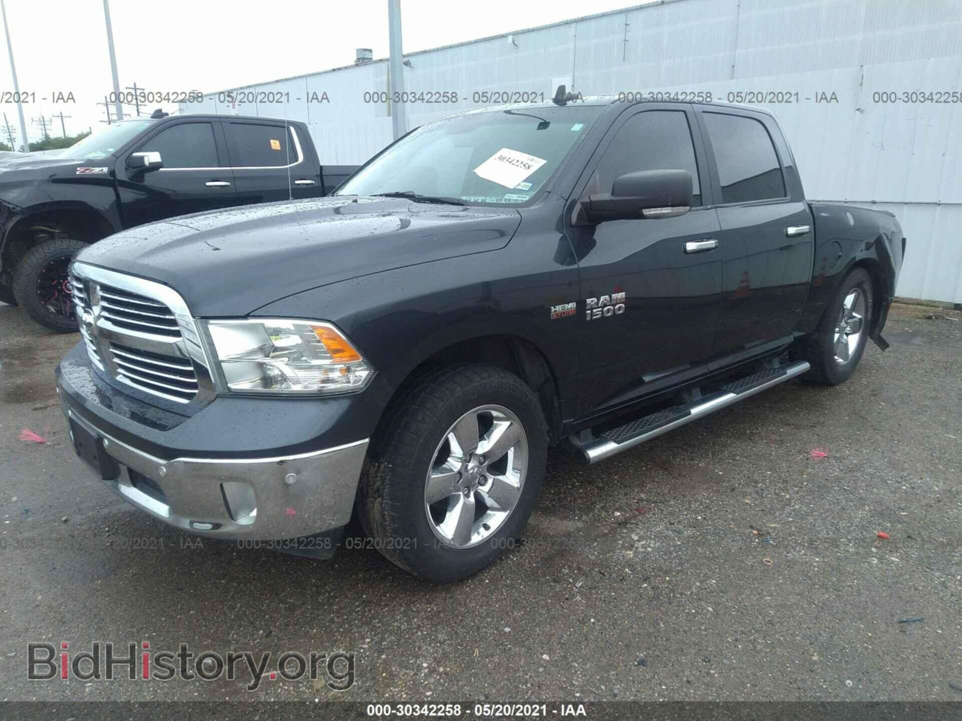 2017 RAM 1500 - VIN: 3C6RR6LT8HG573121 - Фото 2