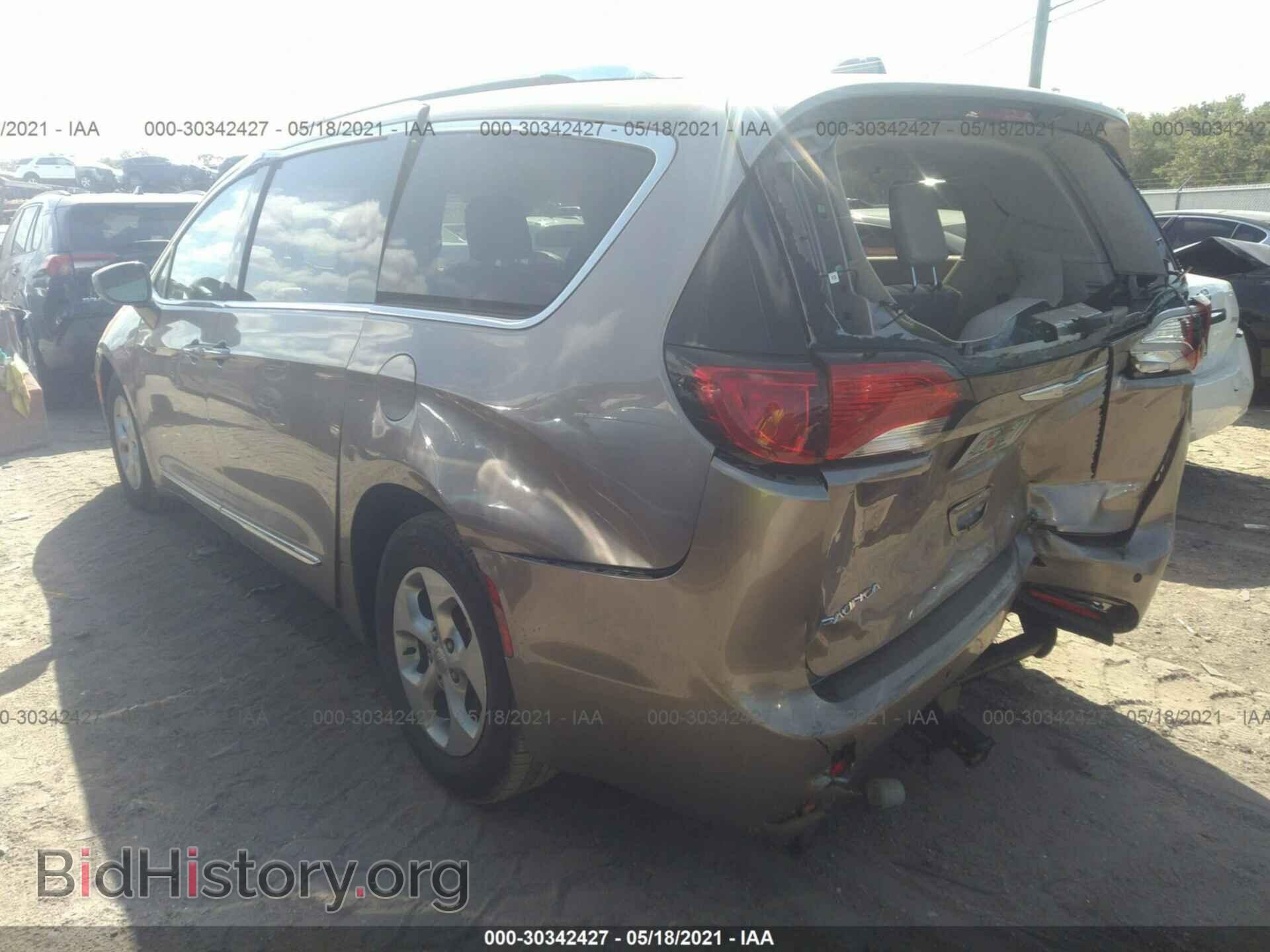 2017 CHRYSLER PACIFICA - VIN: 2C4RC1EG8HR555922 - Photo 3