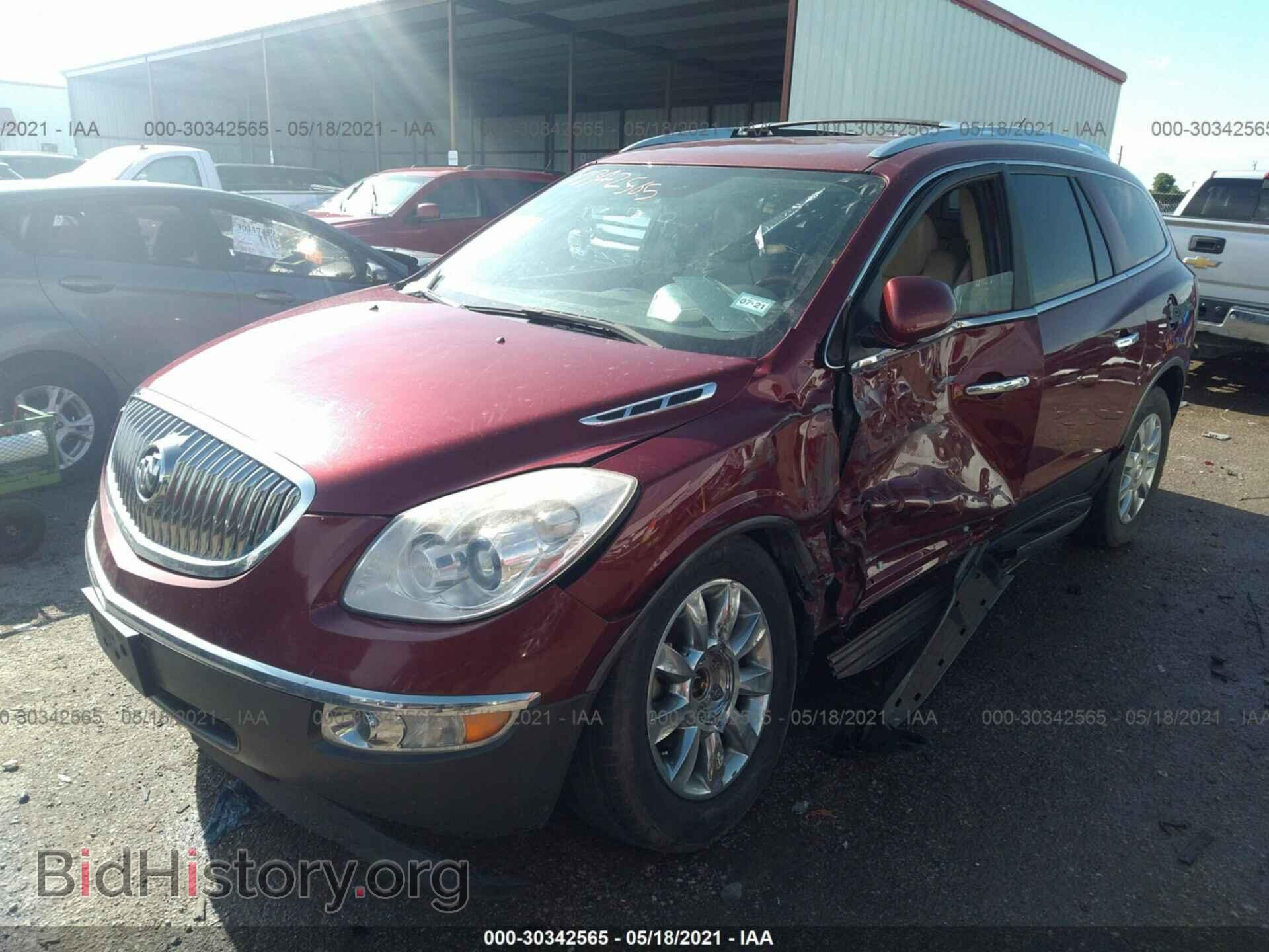 2011 BUICK ENCLAVE - VIN: 5GAKRCEDXBJ256852 - Photo 2