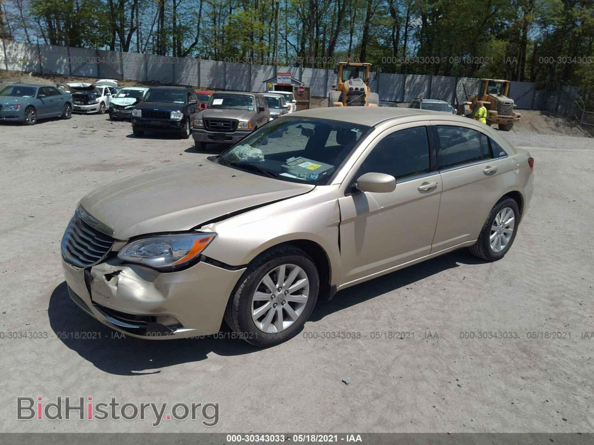 2011 CHRYSLER 200 - VIN: 1C3BC1FG9BN519794 - Фото 2