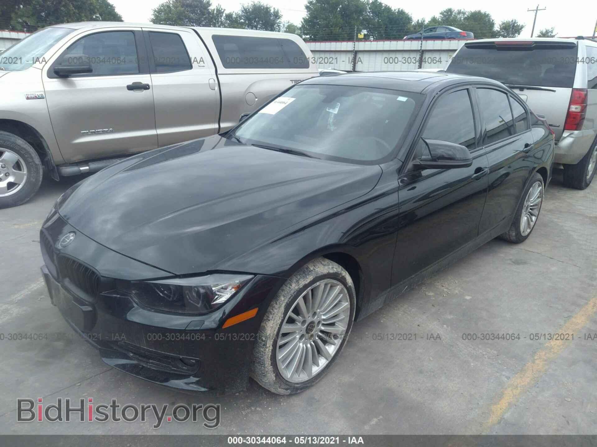 2012 BMW 3 SERIES - VIN: WBA3A5C57CF257251 - Фото 2