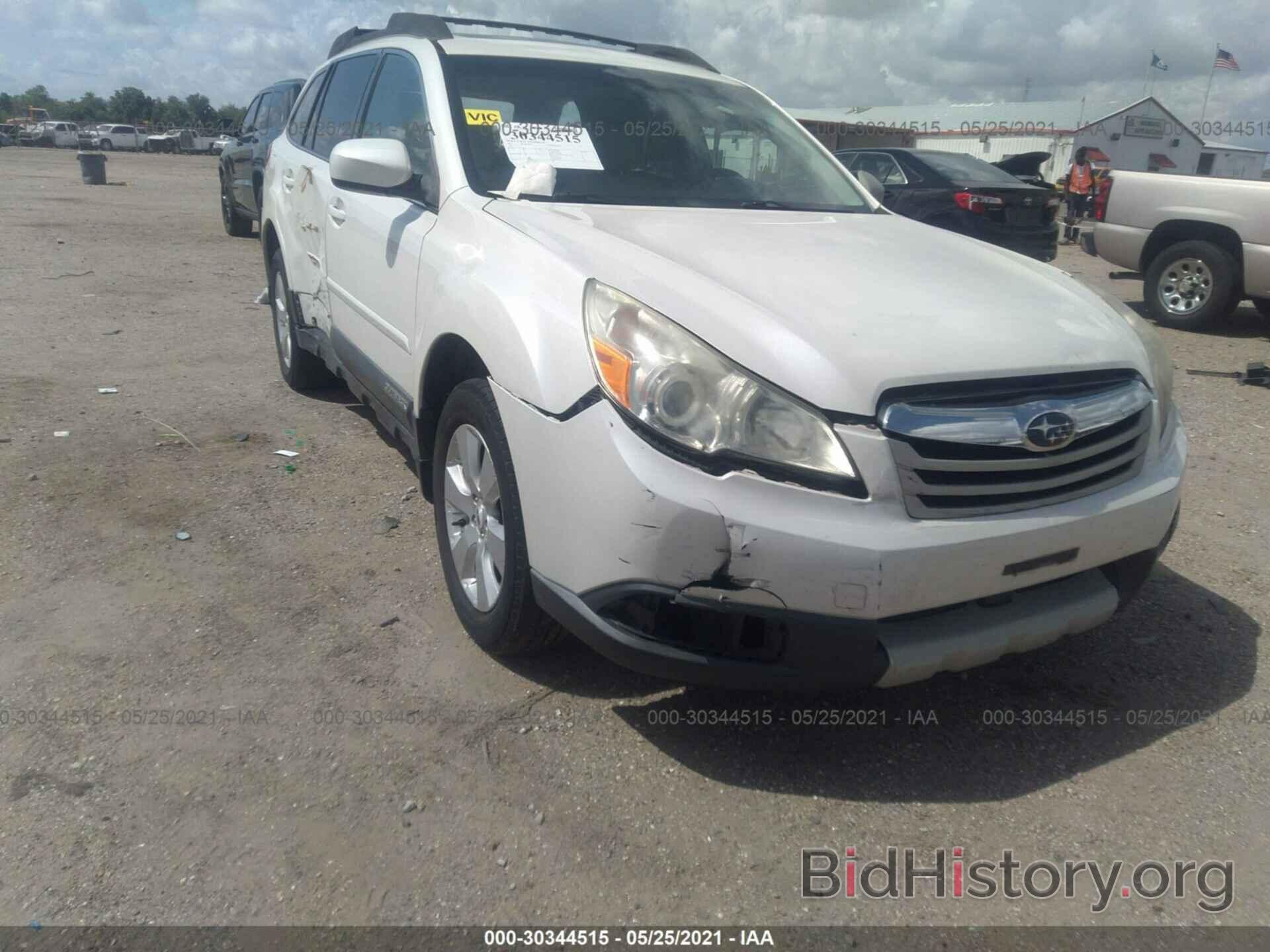 Photo 4S4BRBKC8B3432740 - SUBARU OUTBACK 2011