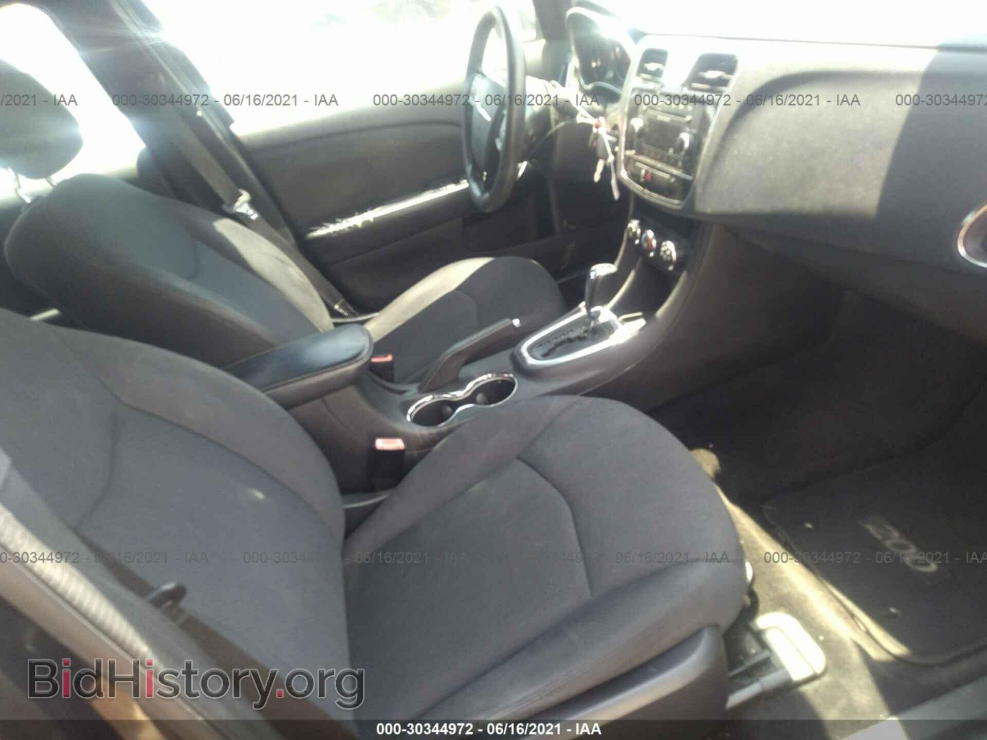 2012 CHRYSLER 200 - VIN: 1C3CCBAB4CN223945 - Фото 5