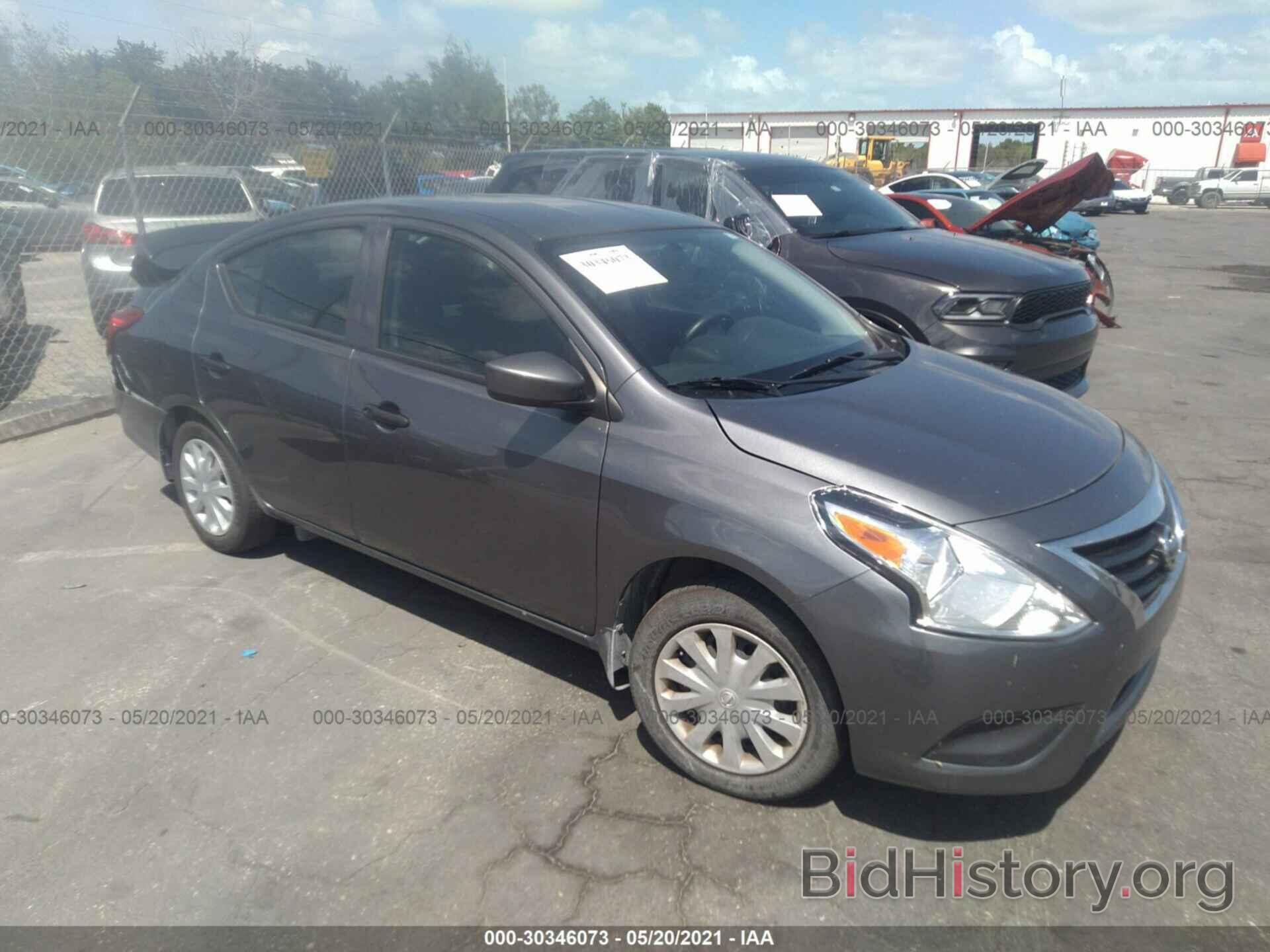 Photo 3N1CN7AP2KL869372 - NISSAN VERSA SEDAN 2019