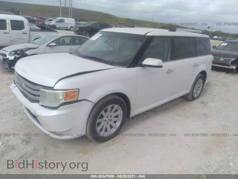 2011 Ford FLEX (VIN 2FMGK5CC8BBD18618) — фото 2 из 11