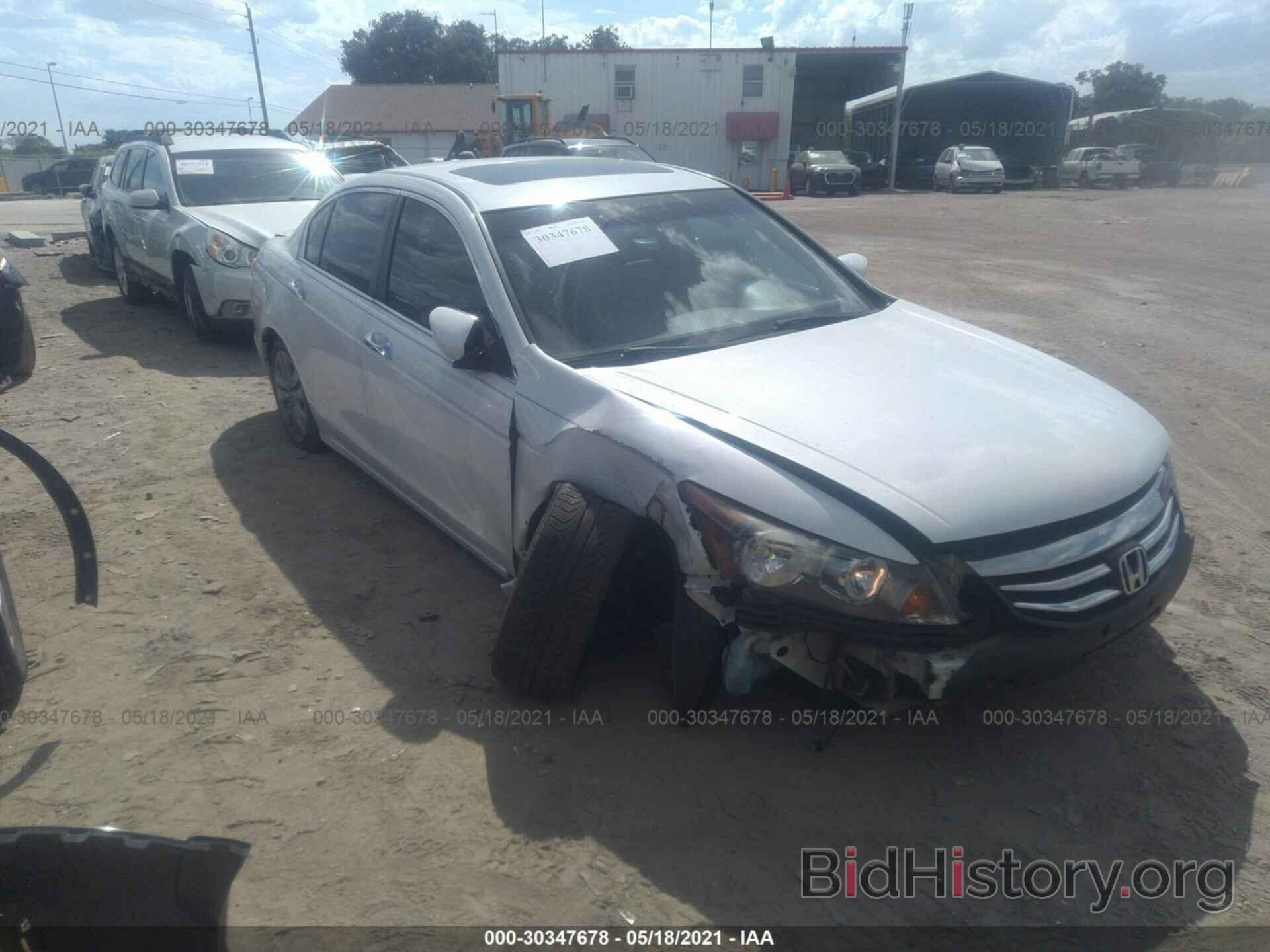 Photo 1HGCP3F84CA014605 - HONDA ACCORD SDN 2012