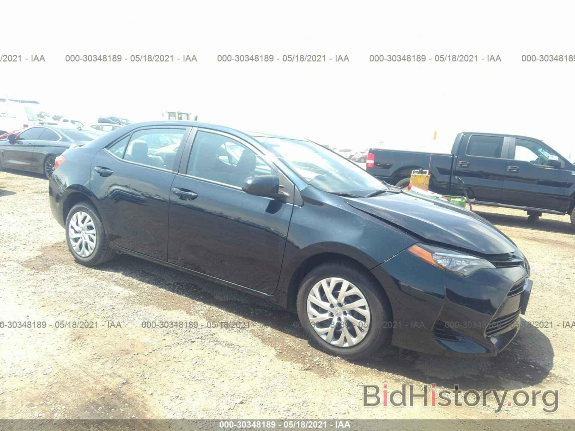 Photo 5YFBURHE7JP792494 - TOYOTA COROLLA 2018