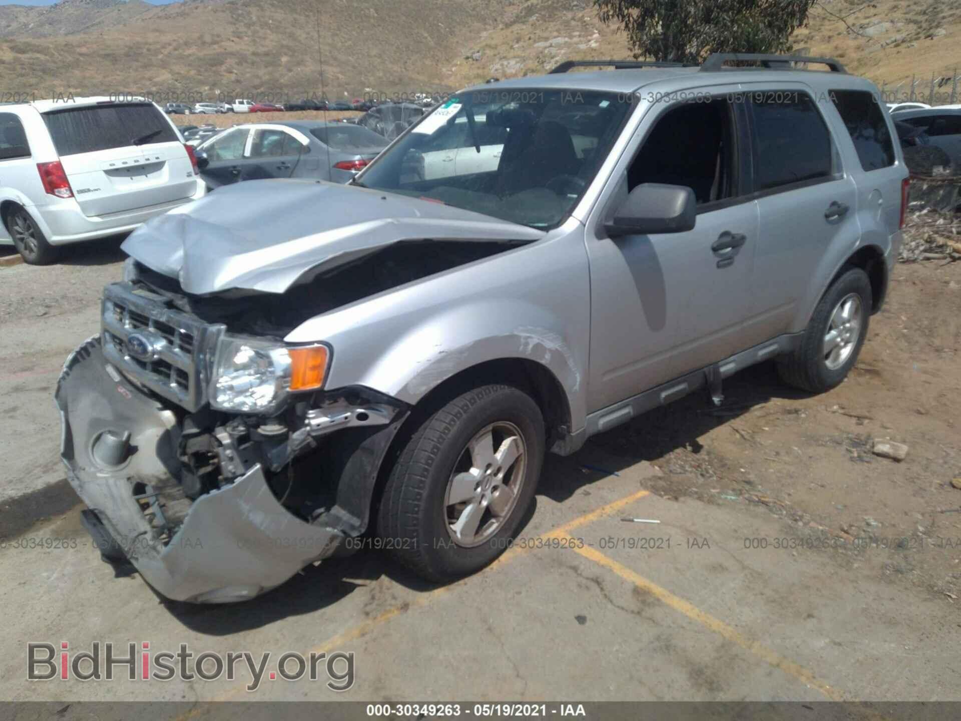 2011 FORD ESCAPE - VIN: 1FMCU0DG5BKC52676 - Фото 2