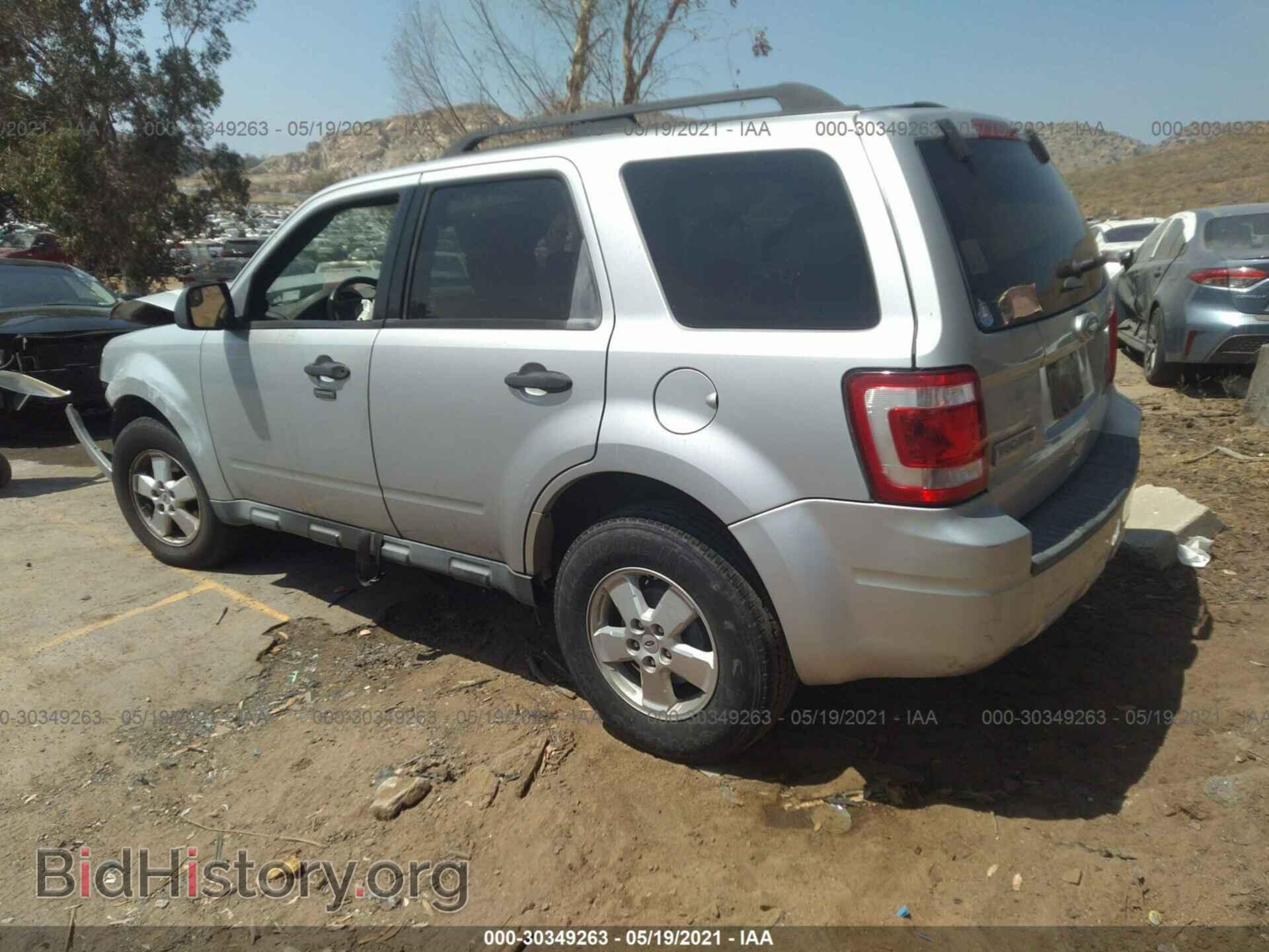 2011 FORD ESCAPE - VIN: 1FMCU0DG5BKC52676 - Фото 3