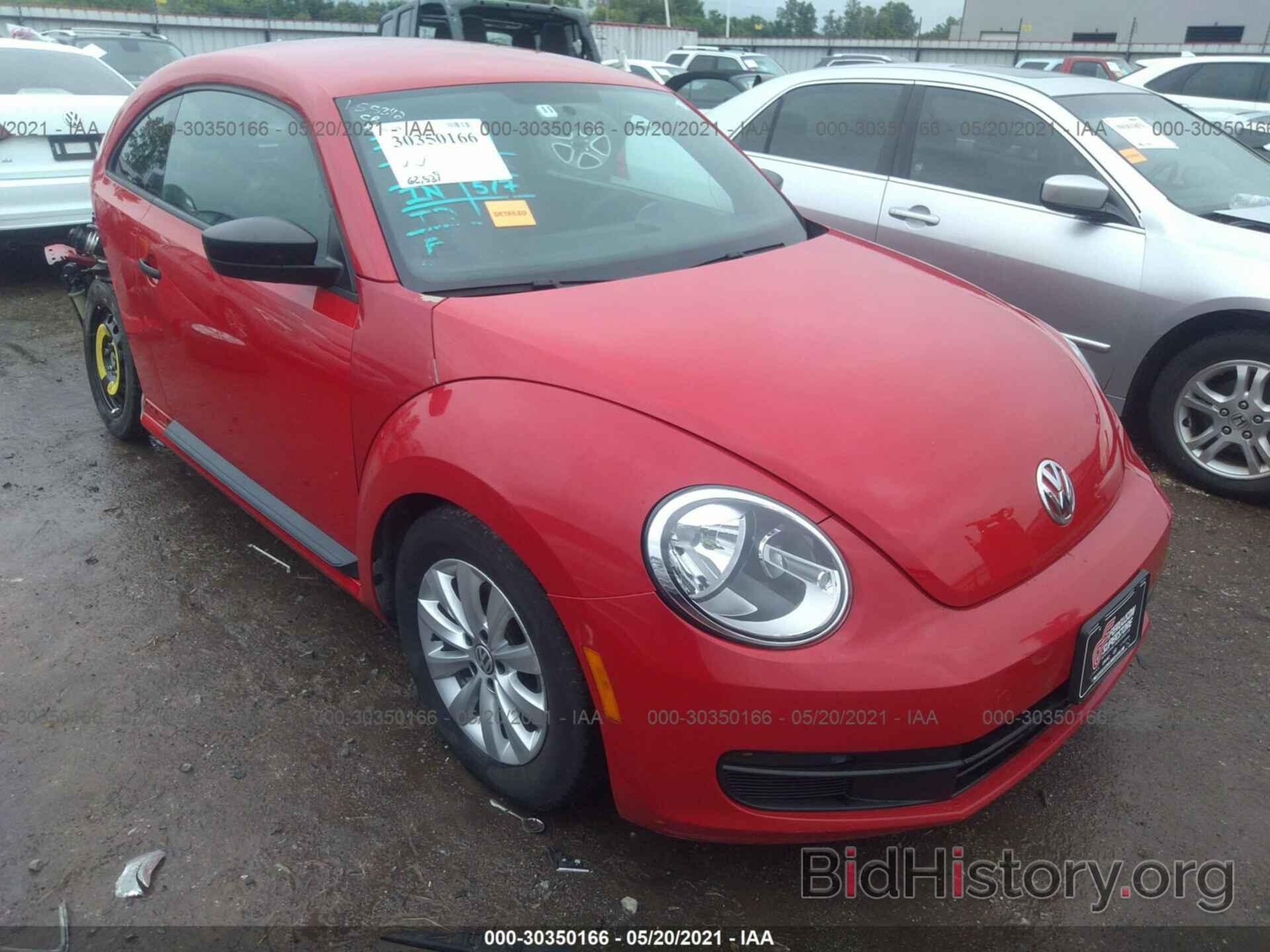 Photo 3VWFP7AT4DM630319 - VOLKSWAGEN BEETLE COUPE 2013