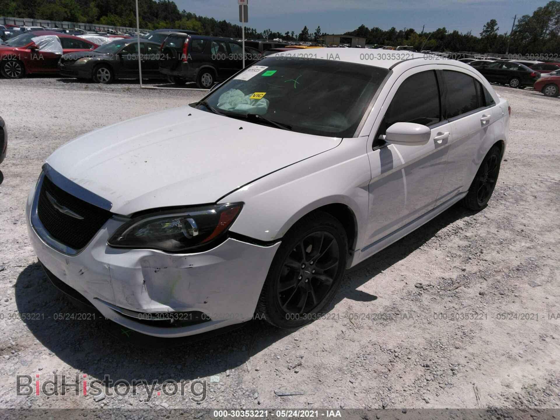 2013 CHRYSLER 200 - VIN: 1C3CCBCG0DN737270 - Photo 2