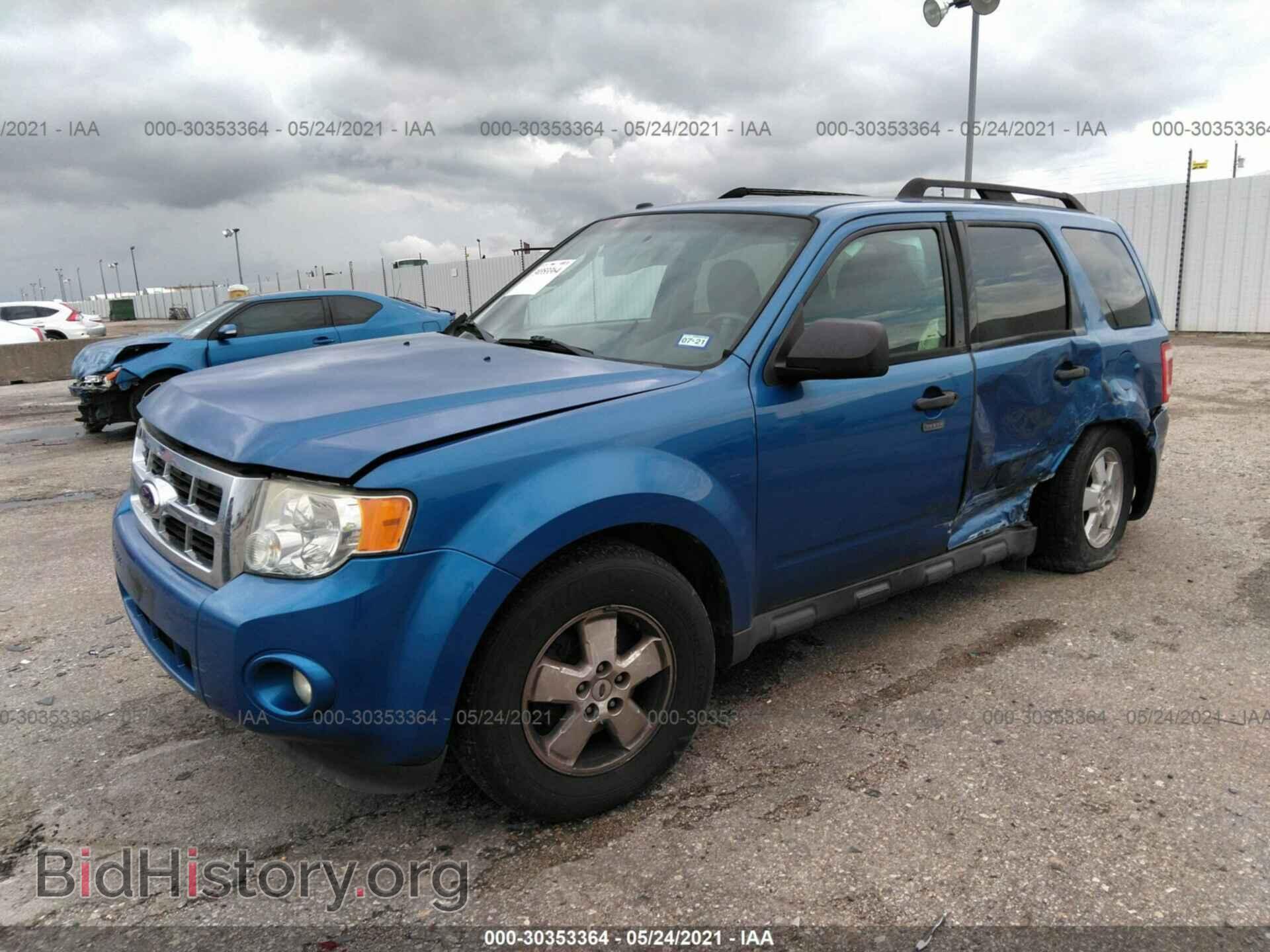 2011 FORD ESCAPE - VIN: 1FMCU0D74BKB66596 - Фото 2