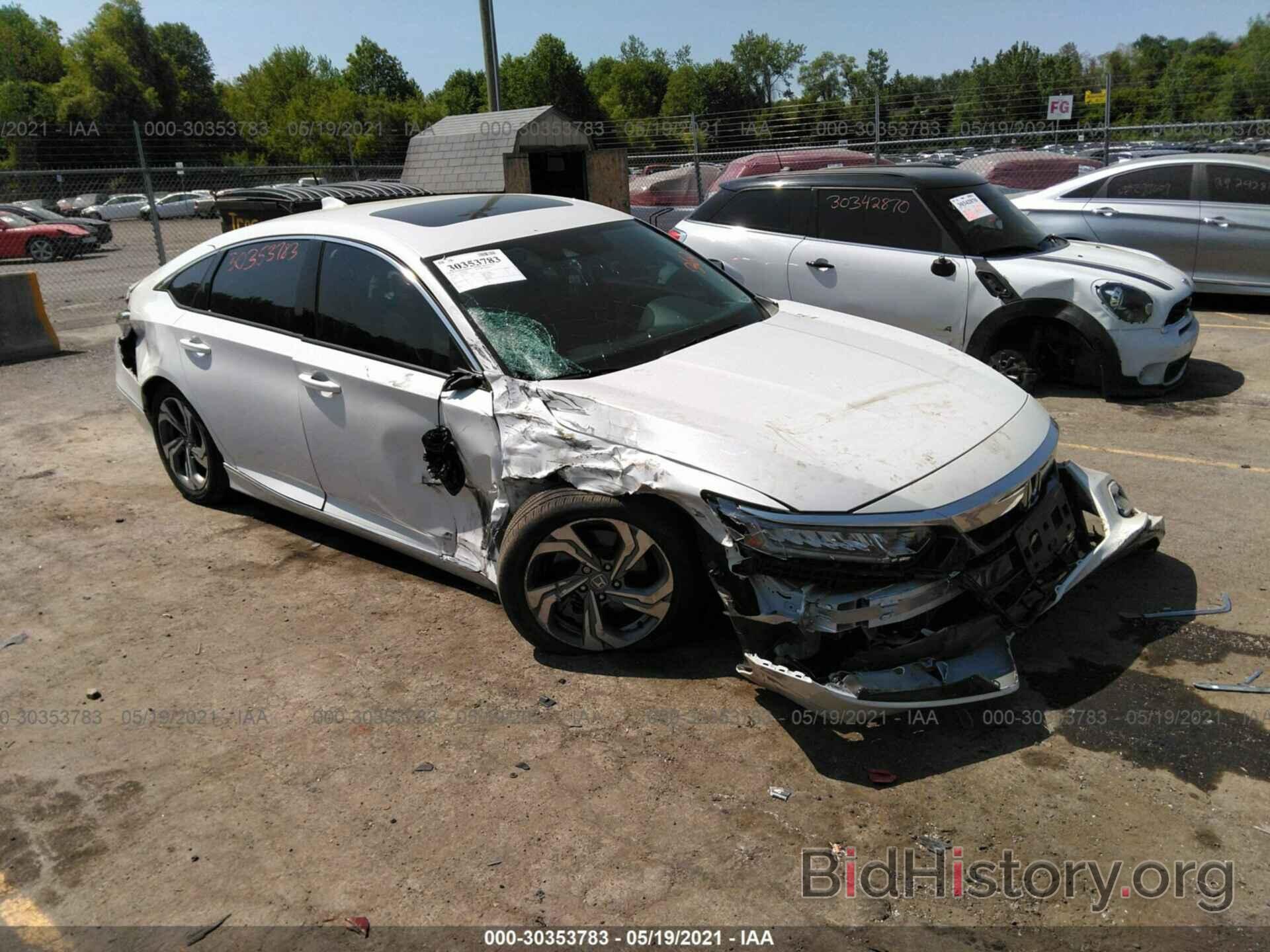 Photo 1HGCV2F65JA029464 - HONDA ACCORD SEDAN 2018