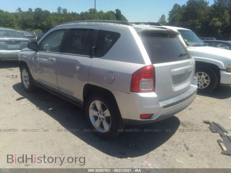 2011 Jeep COMPASS (VIN 1J4NT1FB4BD159640) — photo 3 of 12