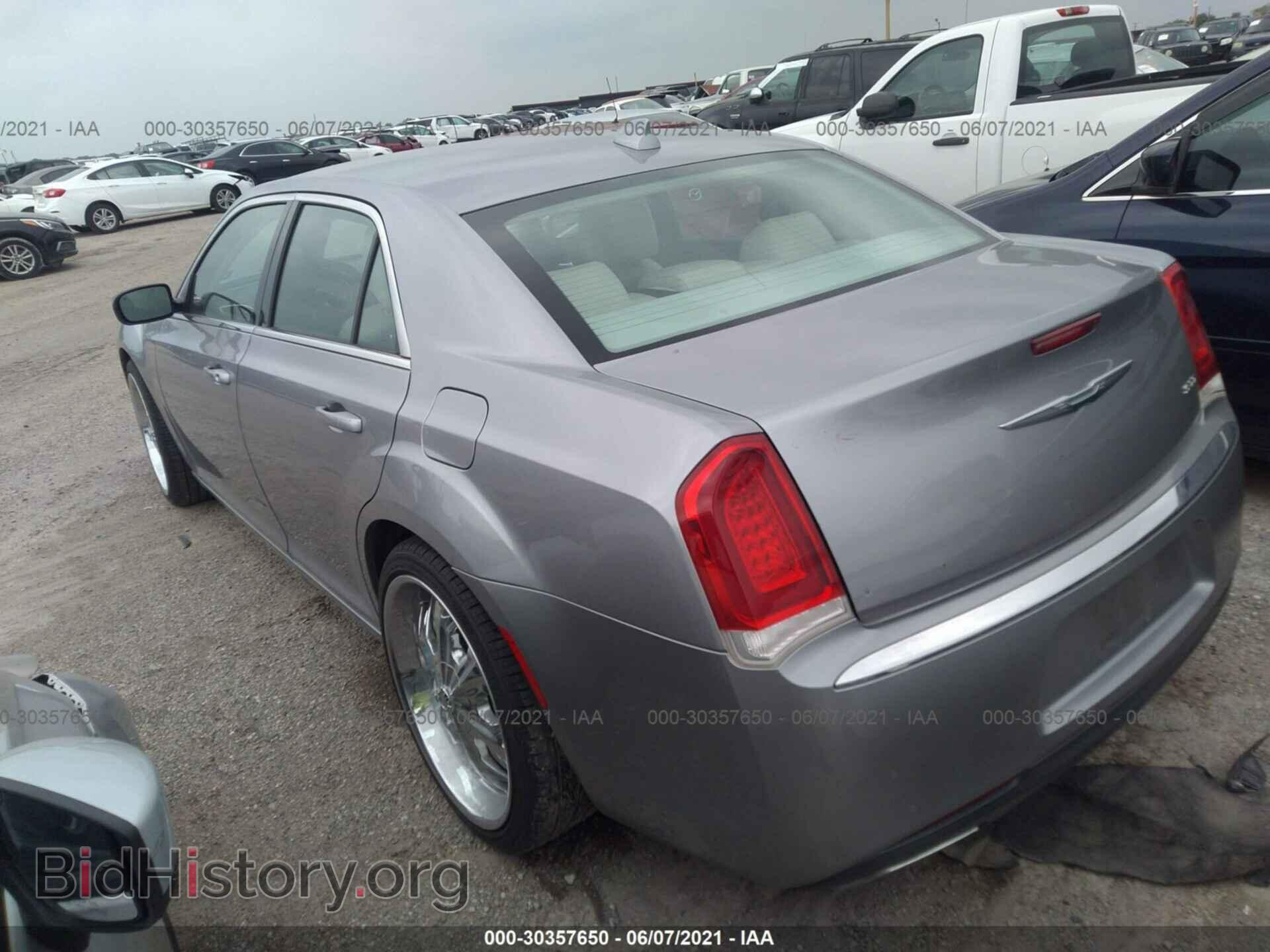 2015 CHRYSLER 300 - VIN: 2C3CCAAG0FH807262 - Фото 3