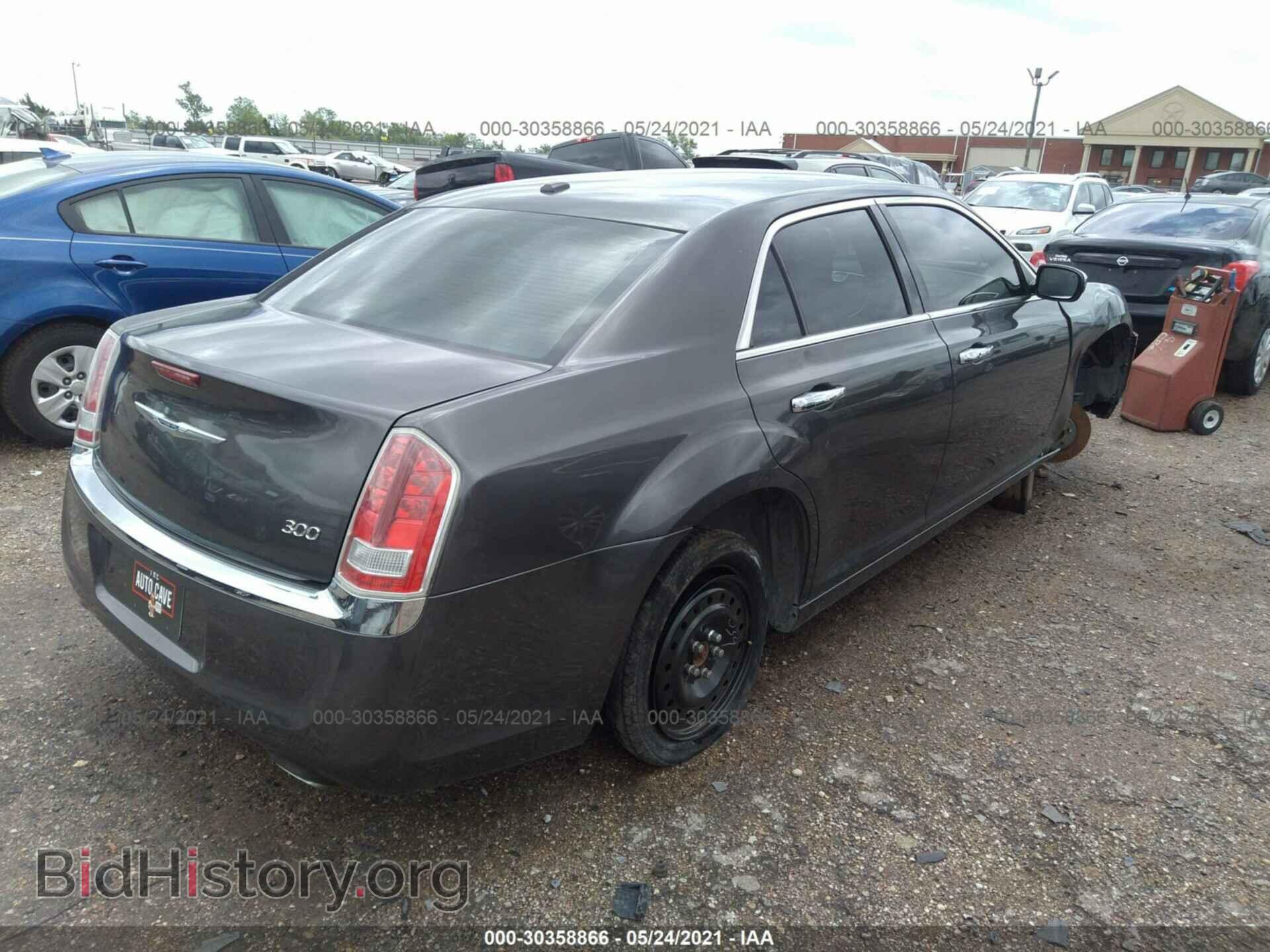 2014 CHRYSLER 300 - VIN: 2C3CCAAG1EH381080 - Фото 4