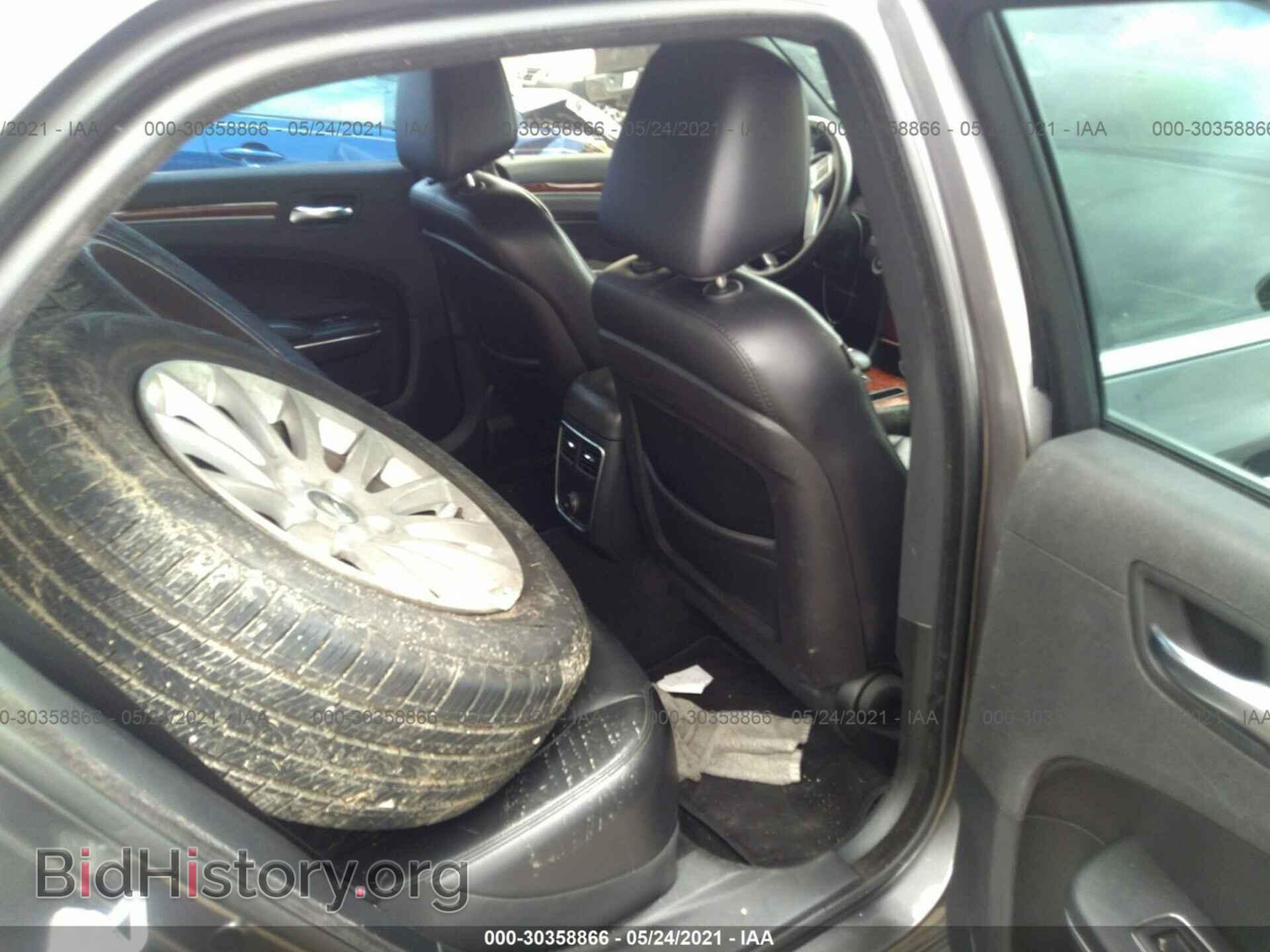 2014 CHRYSLER 300 - VIN: 2C3CCAAG1EH381080 - Фото 8