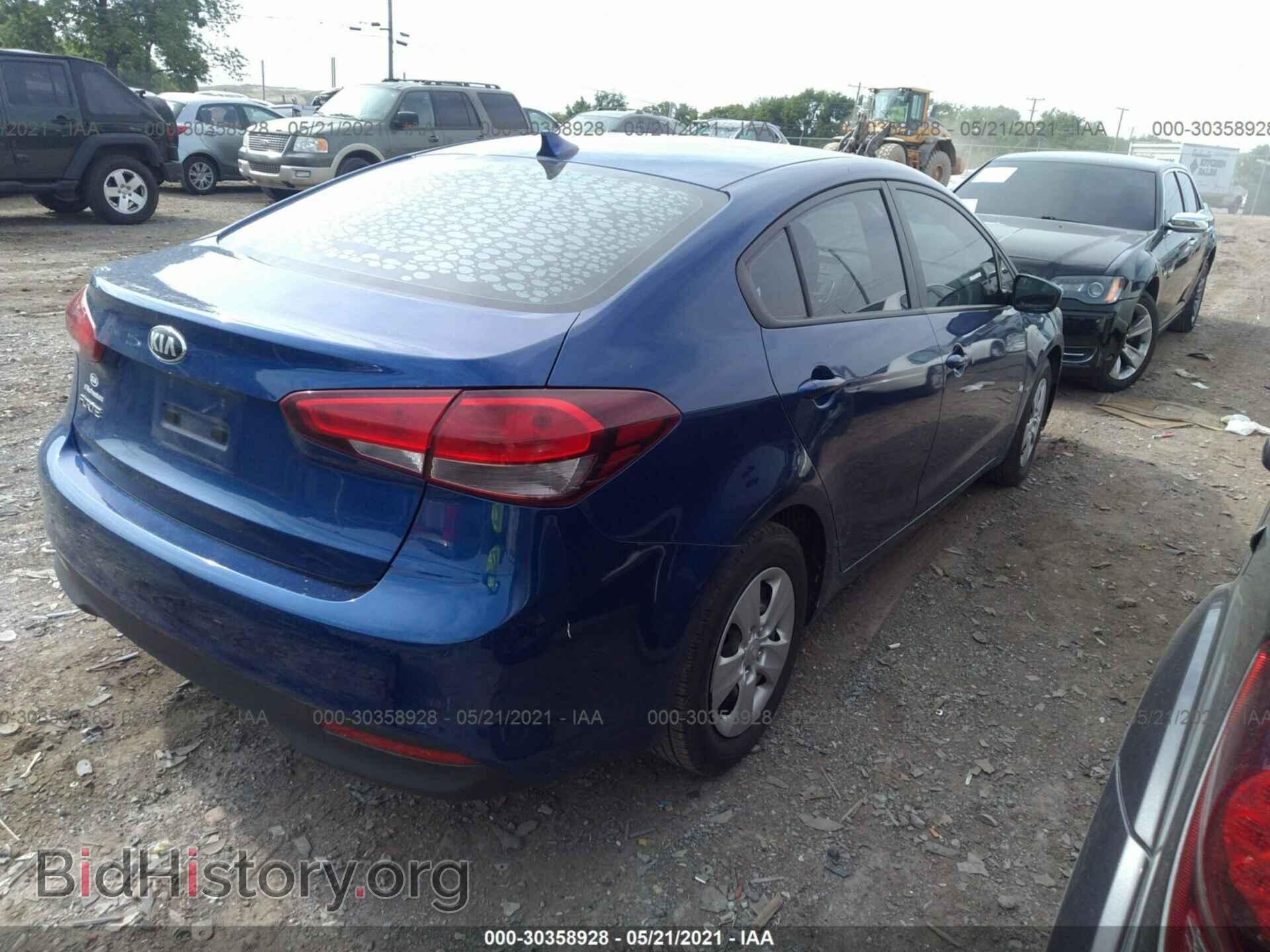 2017 KIA FORTE - VIN: 3KPFK4A71HE076515 - Photo 4