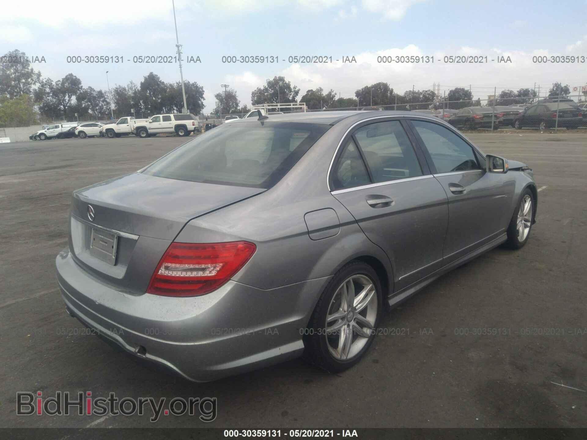 2013 MERCEDES-BENZ C-CLASS - VIN: WDDGF4HB7DR274538 - Фото 4