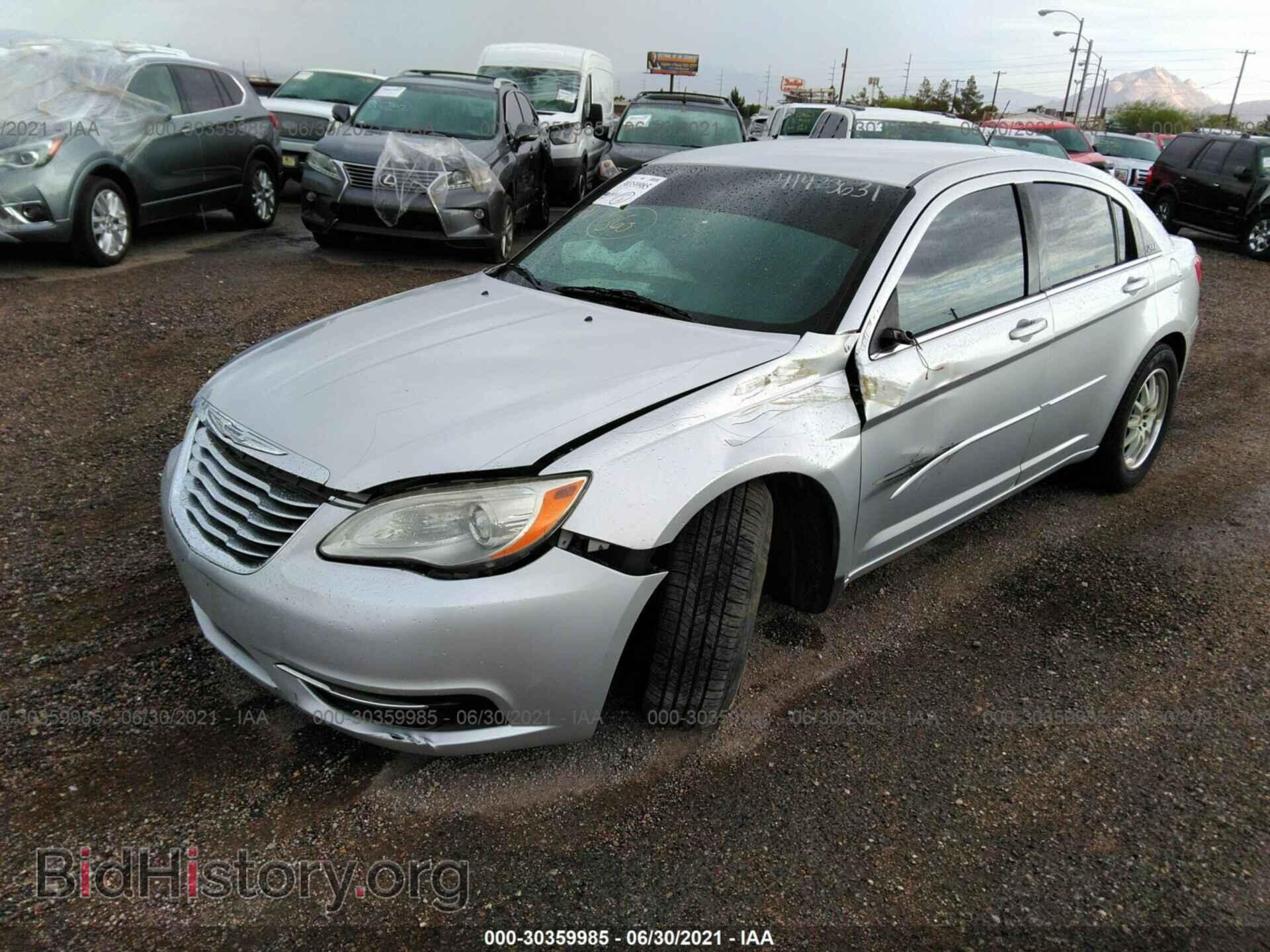 2011 CHRYSLER 200 - VIN: 1C3BC4FB7BN538379 - Photo 2